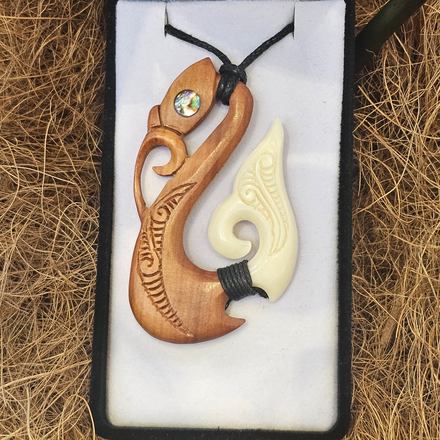 Manaia Bone Pendant with Wood - Rivendell Shop