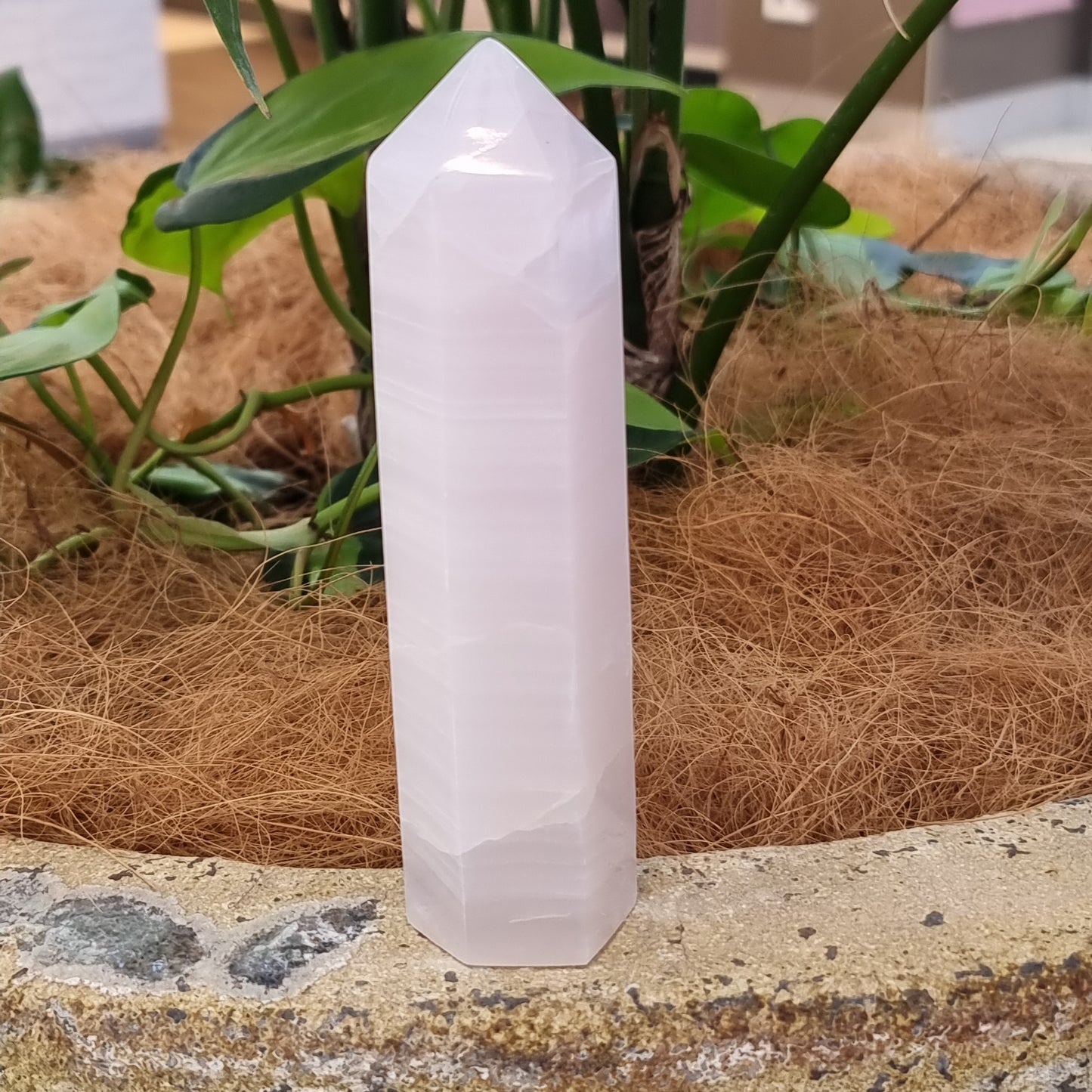 Mangano calcite point - Rivendell Shop