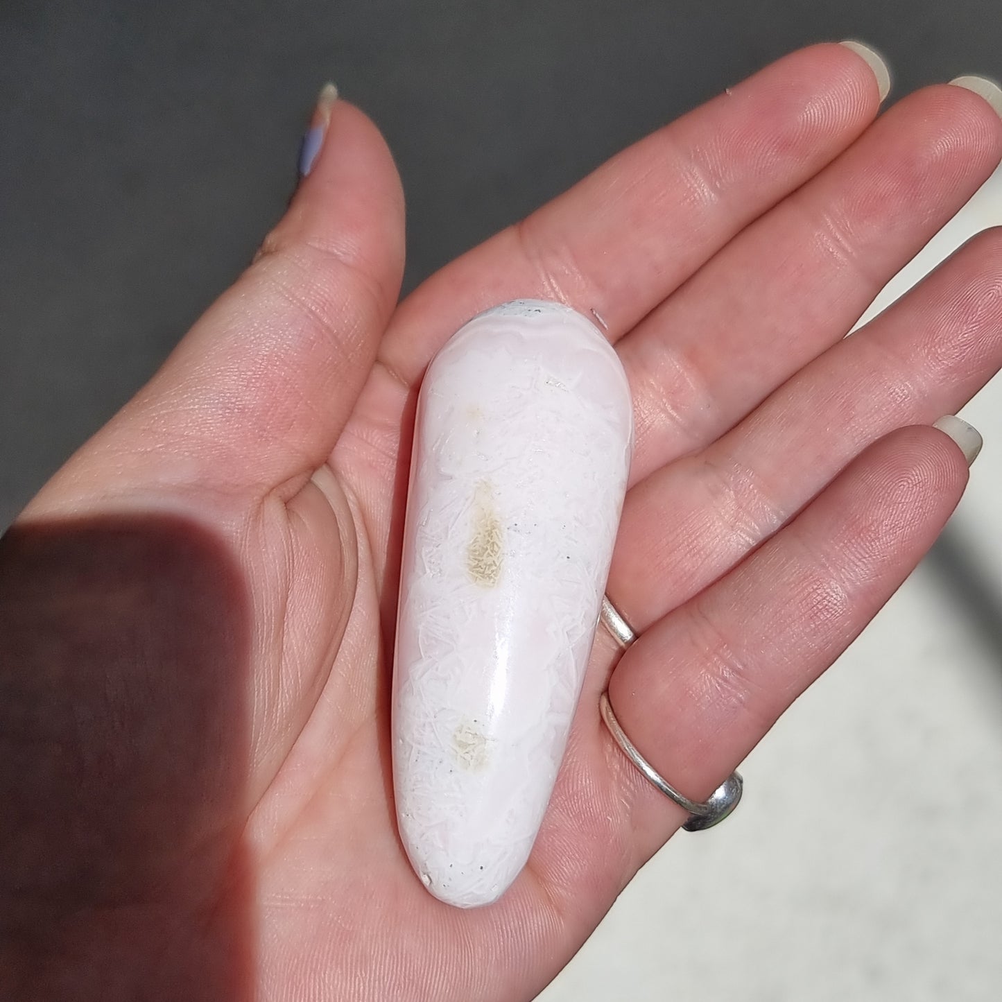 Mangano calcite wand - Rivendell Shop