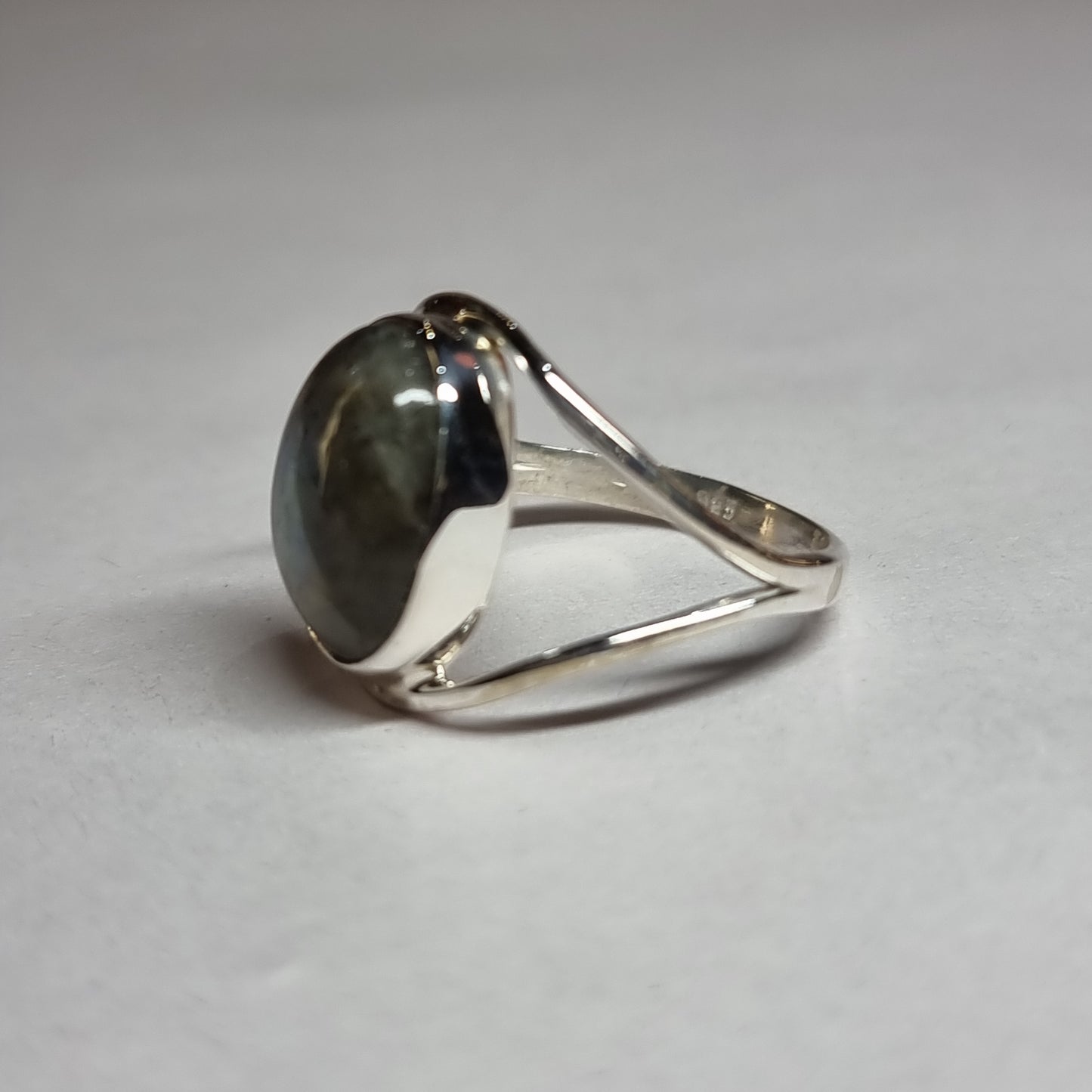 Labradorite ring - Rivendell Shop