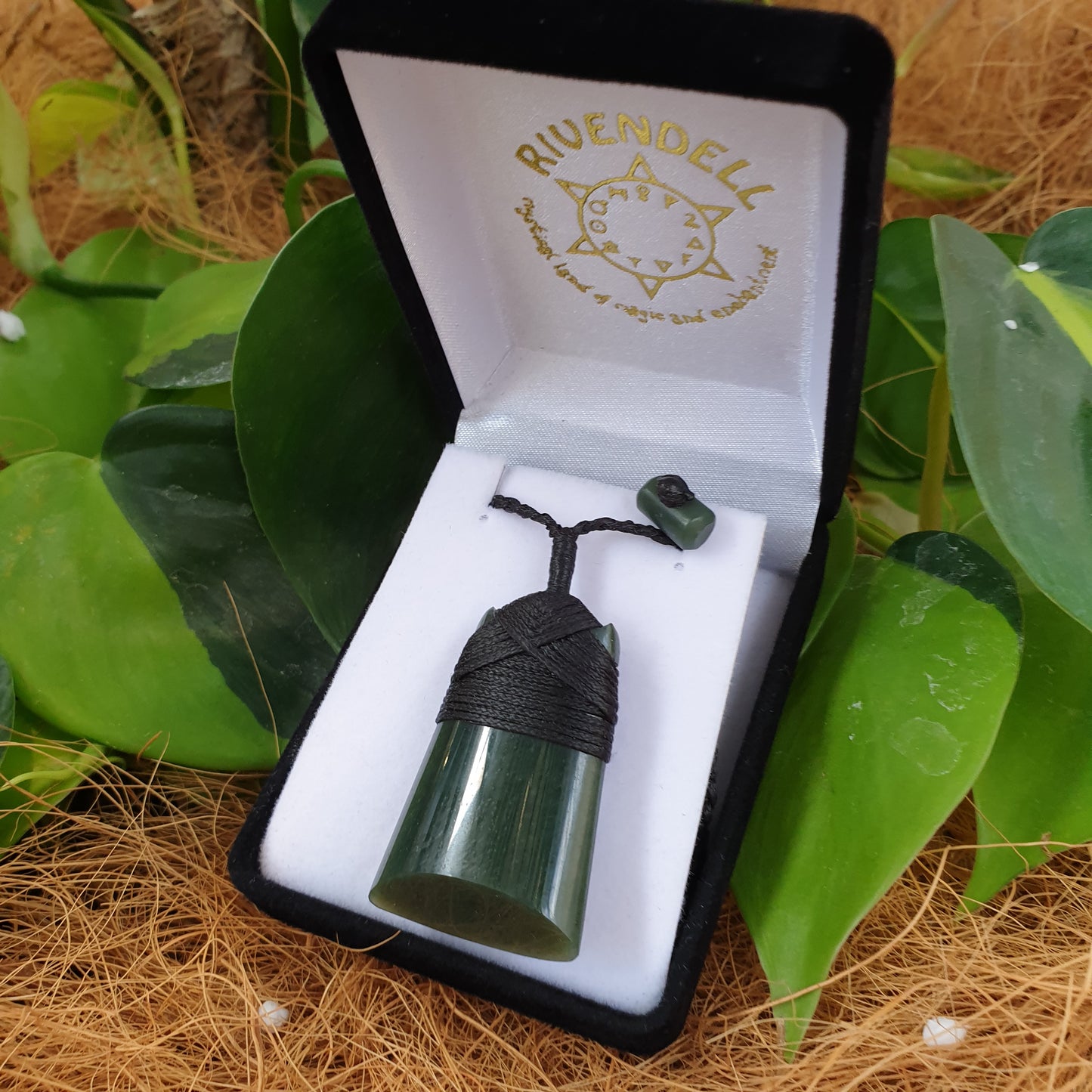 Greenstone pendant 40x25 mm - Rivendell Shop