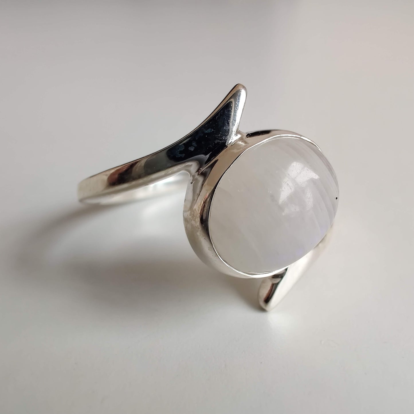Moonstone Twist 925 Sterling Silver Ring - Rivendell Shop