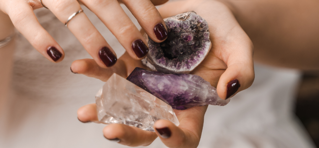 7 Crystals For Anxiety (And How to Use Them)