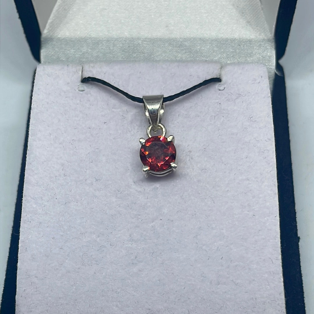 Garnet Silver Pendant - Rivendell Shop