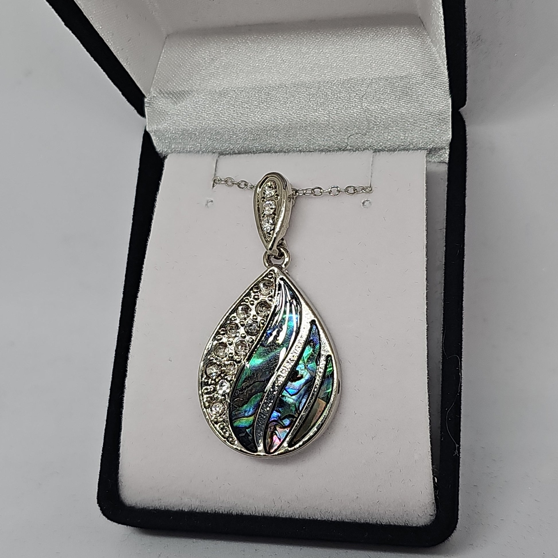 Paua pendant - Rivendell Shop