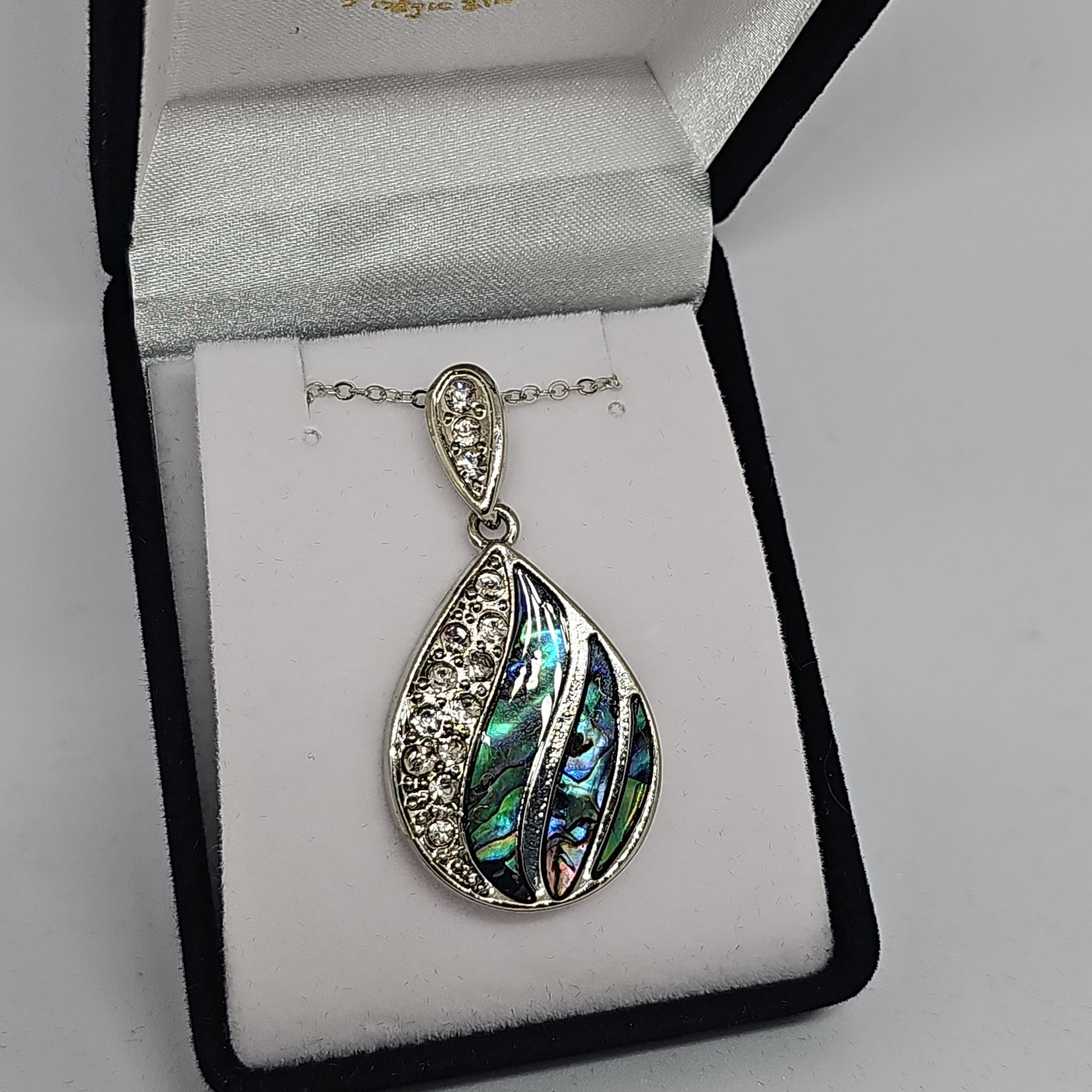 Paua pendant - Rivendell Shop