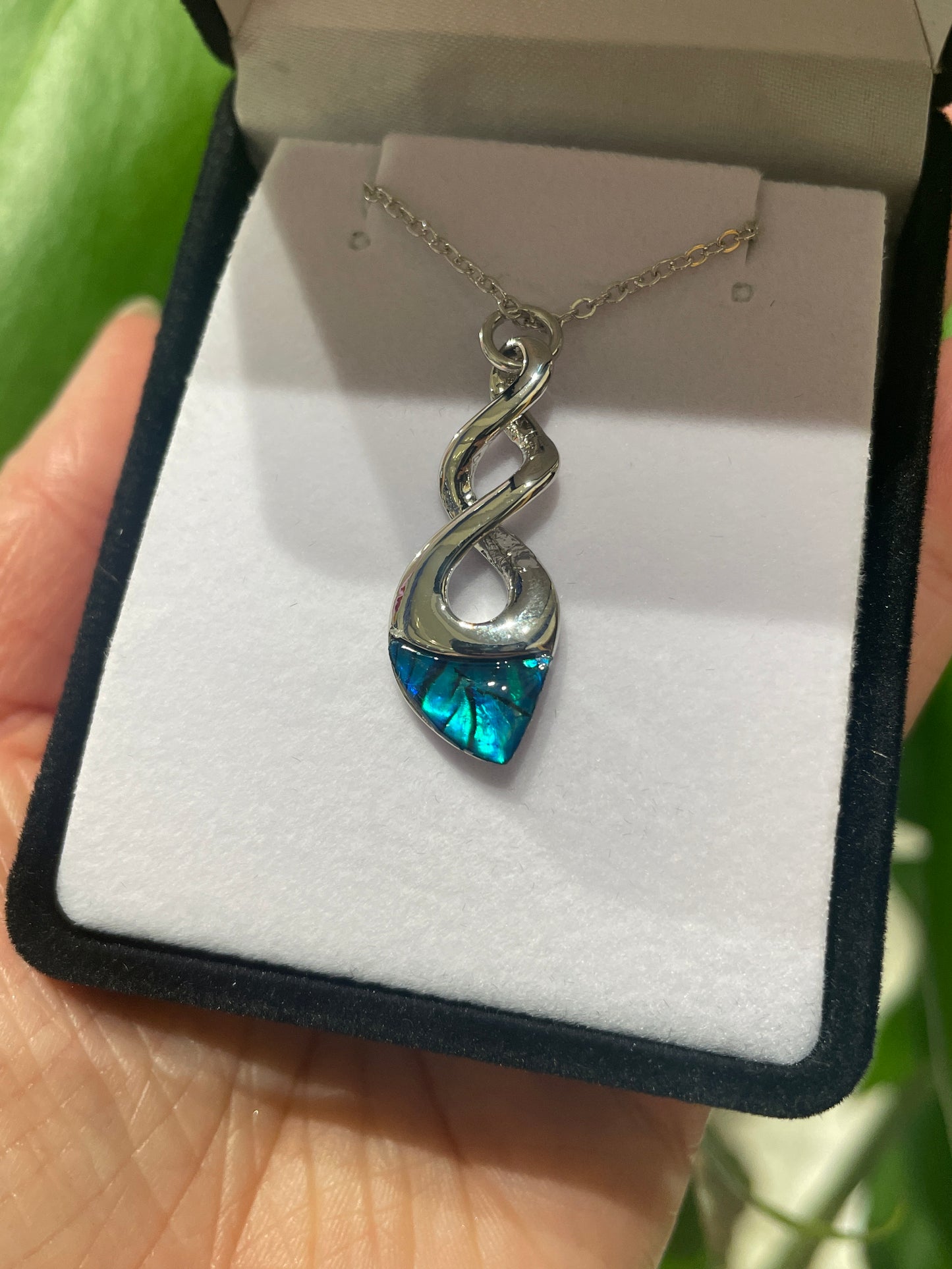 Paua Pendant - Pikorua (Twist)