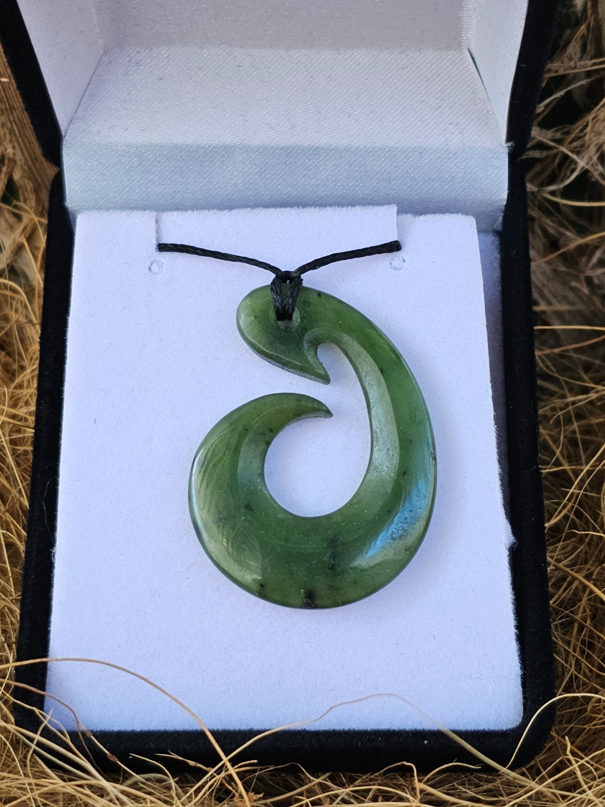 Hei Matau (Hook) Greenstone Pendant - Rivendell Shop