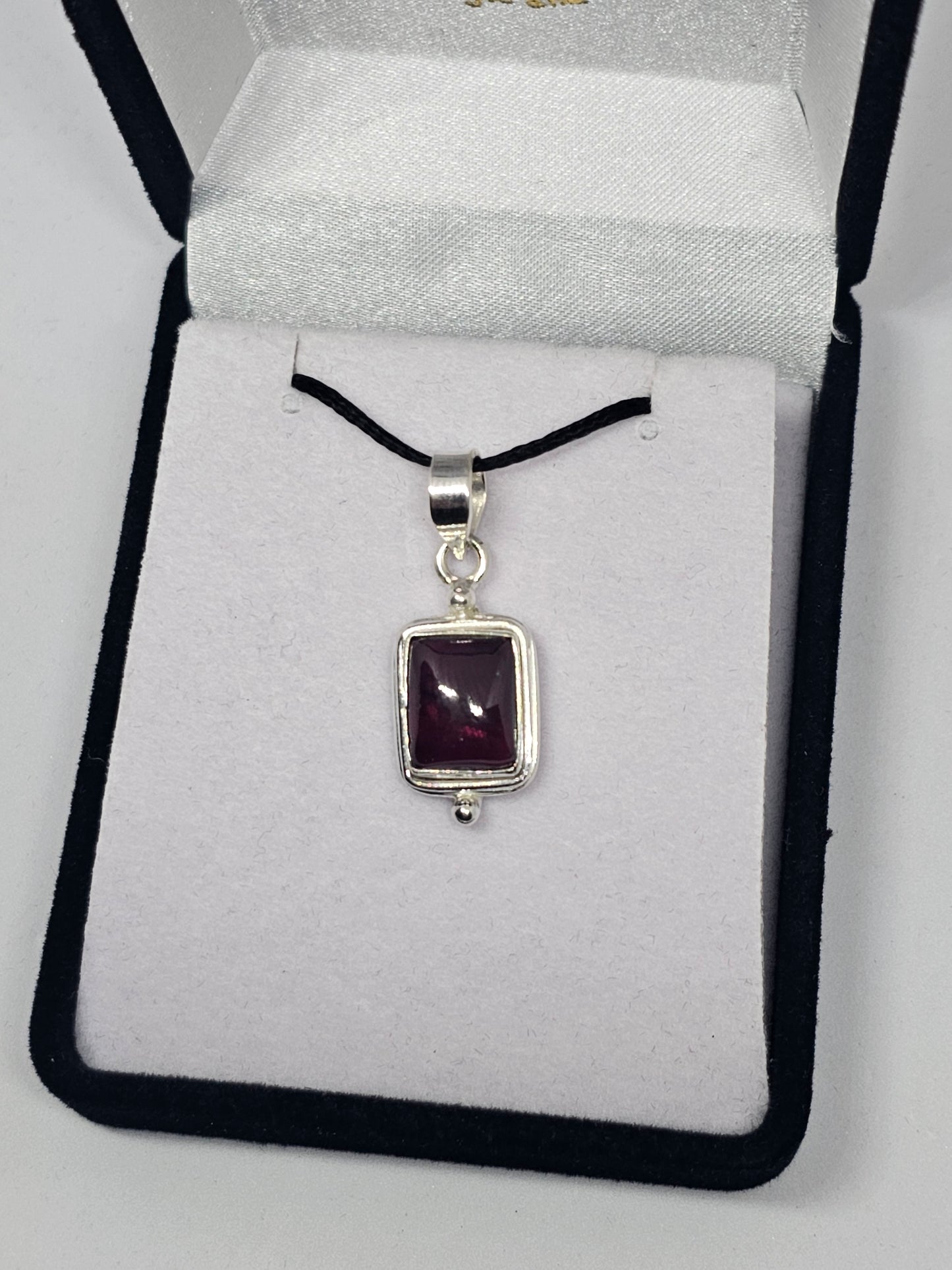 Garnet Pendant - Rivendell Shop