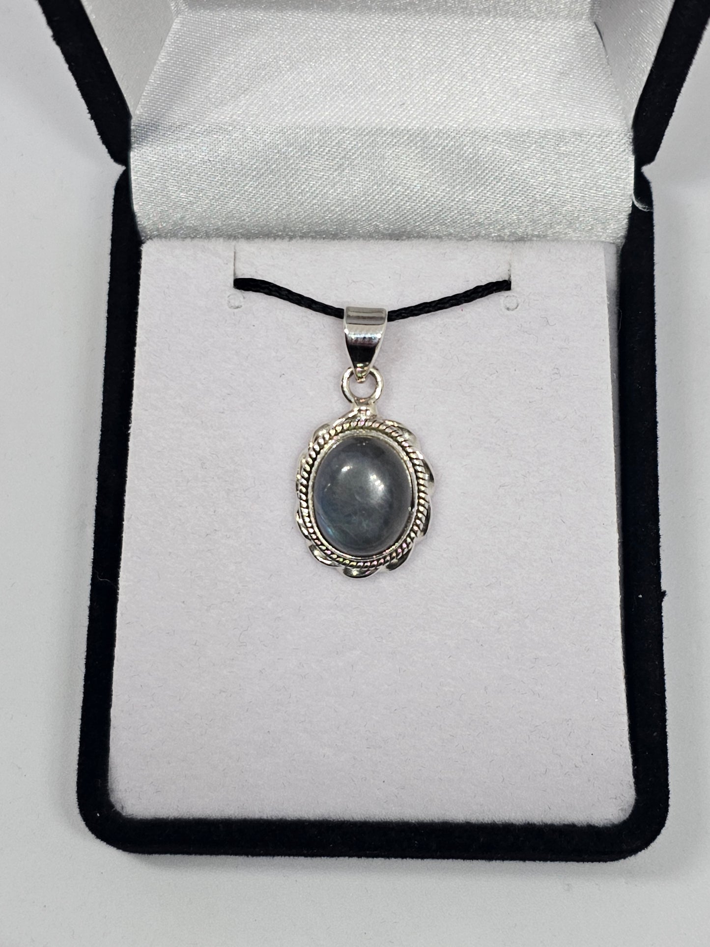 Labradorite Pendant - Rivendell Shop