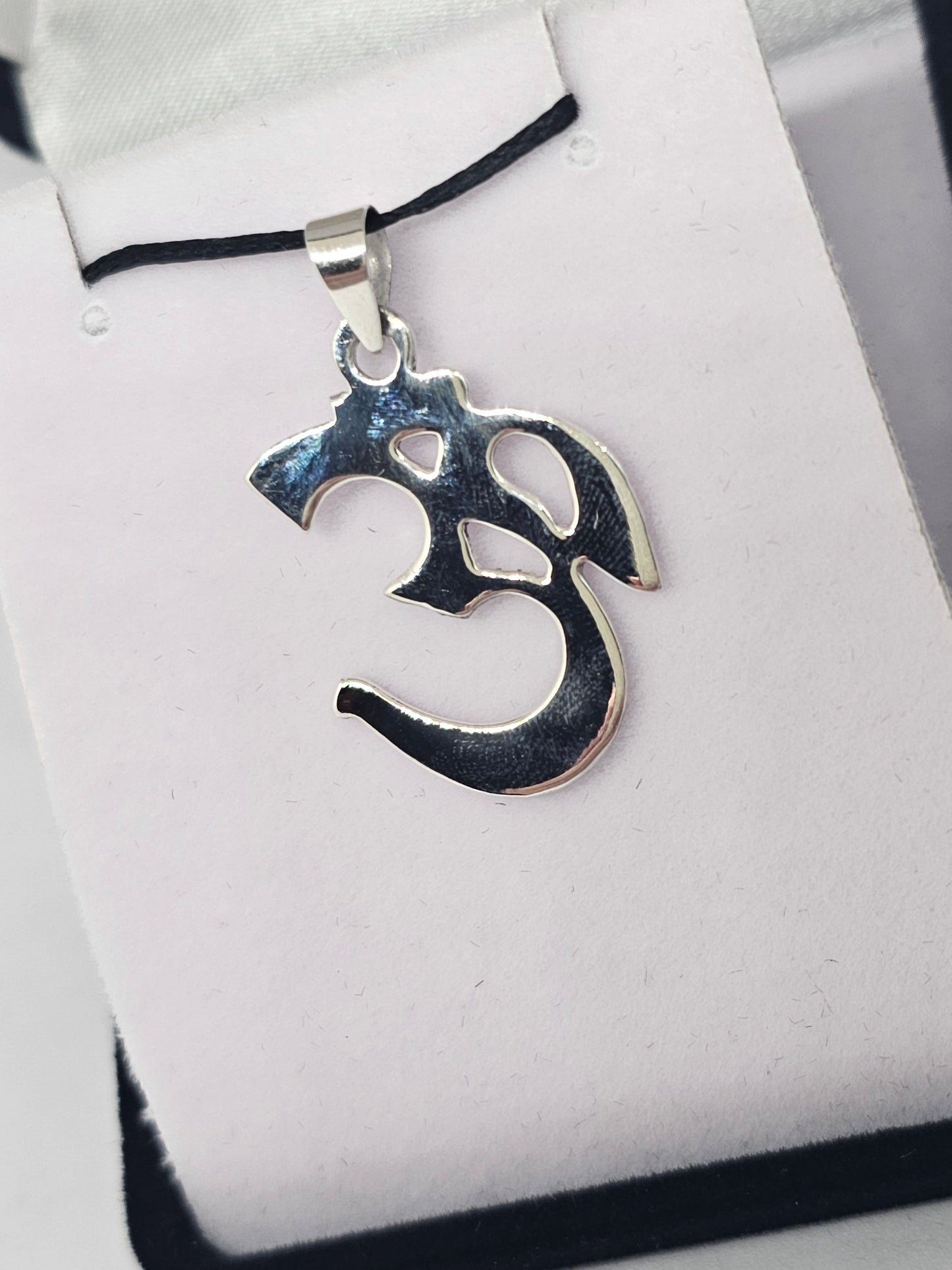 Om Pendant - Rivendell Shop