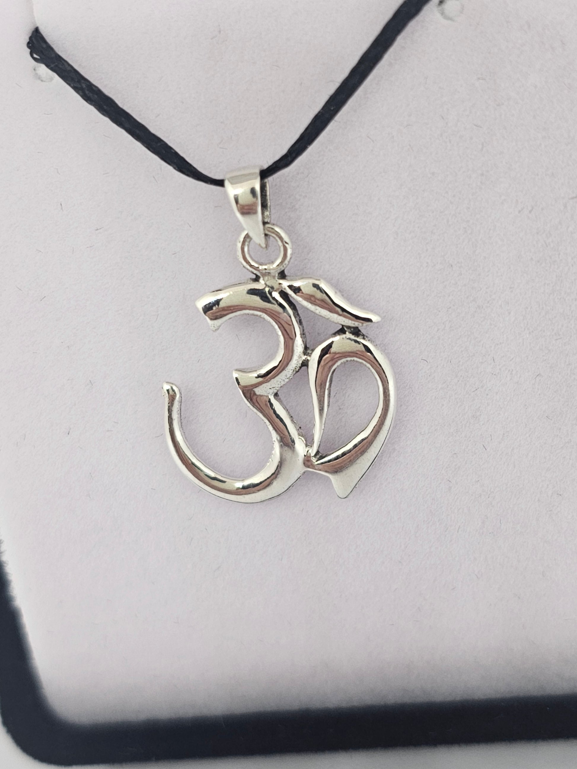 Om Pendant - Rivendell Shop