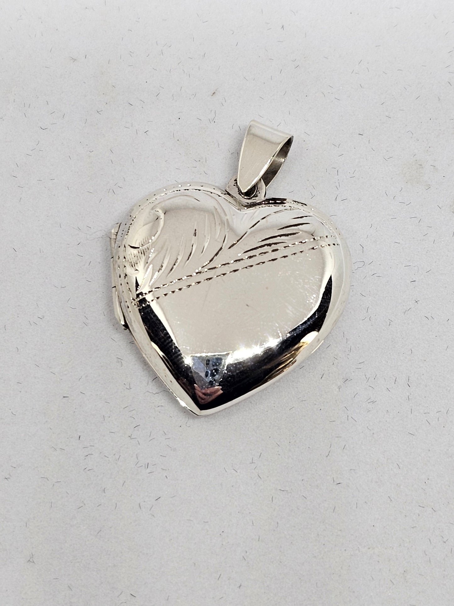 Heart Locket - Rivendell Shop