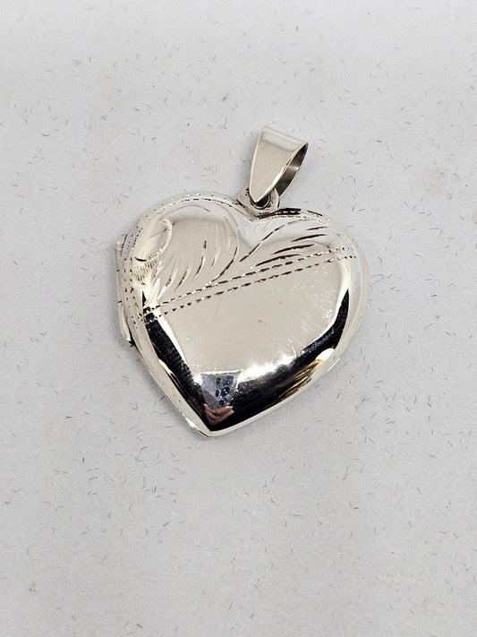 Heart Locket - Rivendell Shop