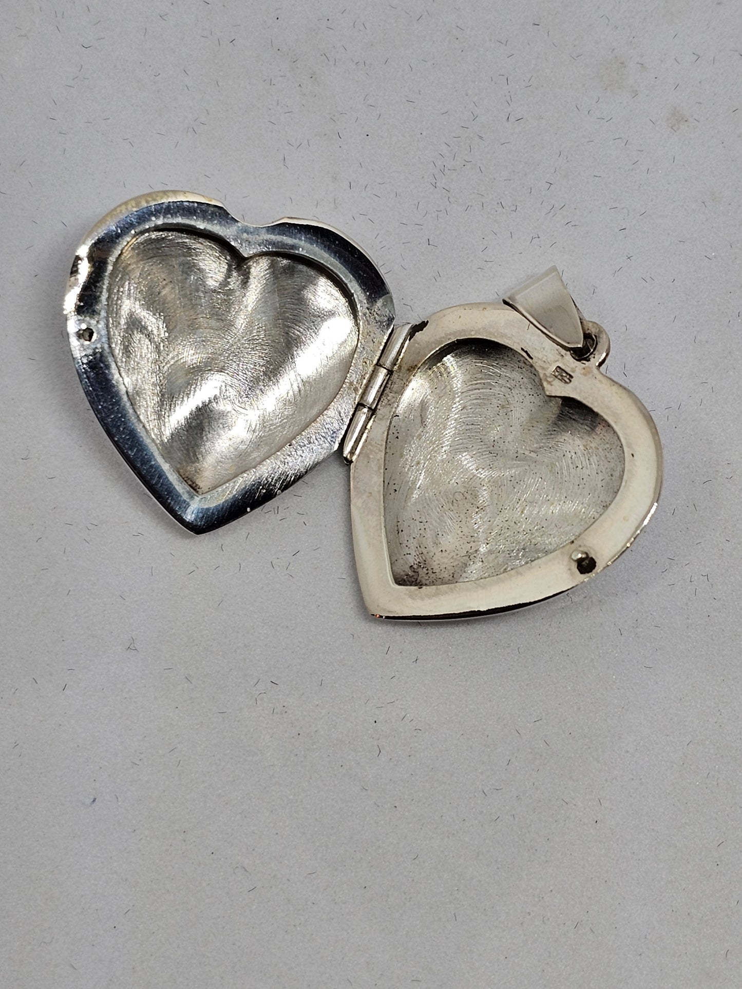 Heart Locket - Rivendell Shop
