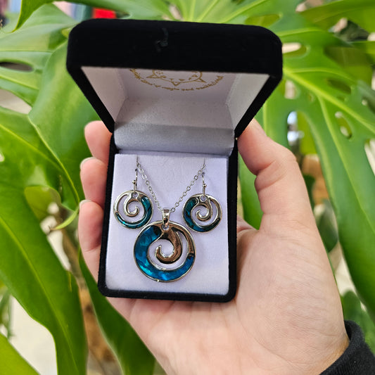 Paua Pendant & Earrings Set - Koru