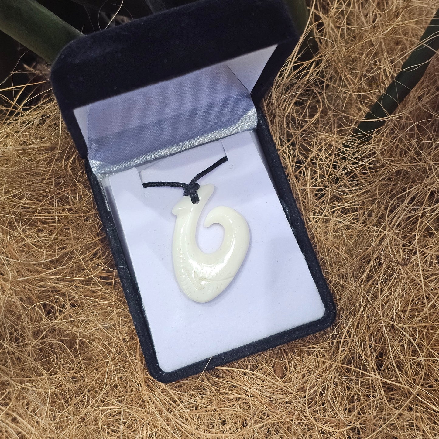 Handcarved Bone Pendant - Hei Matau (Hook)