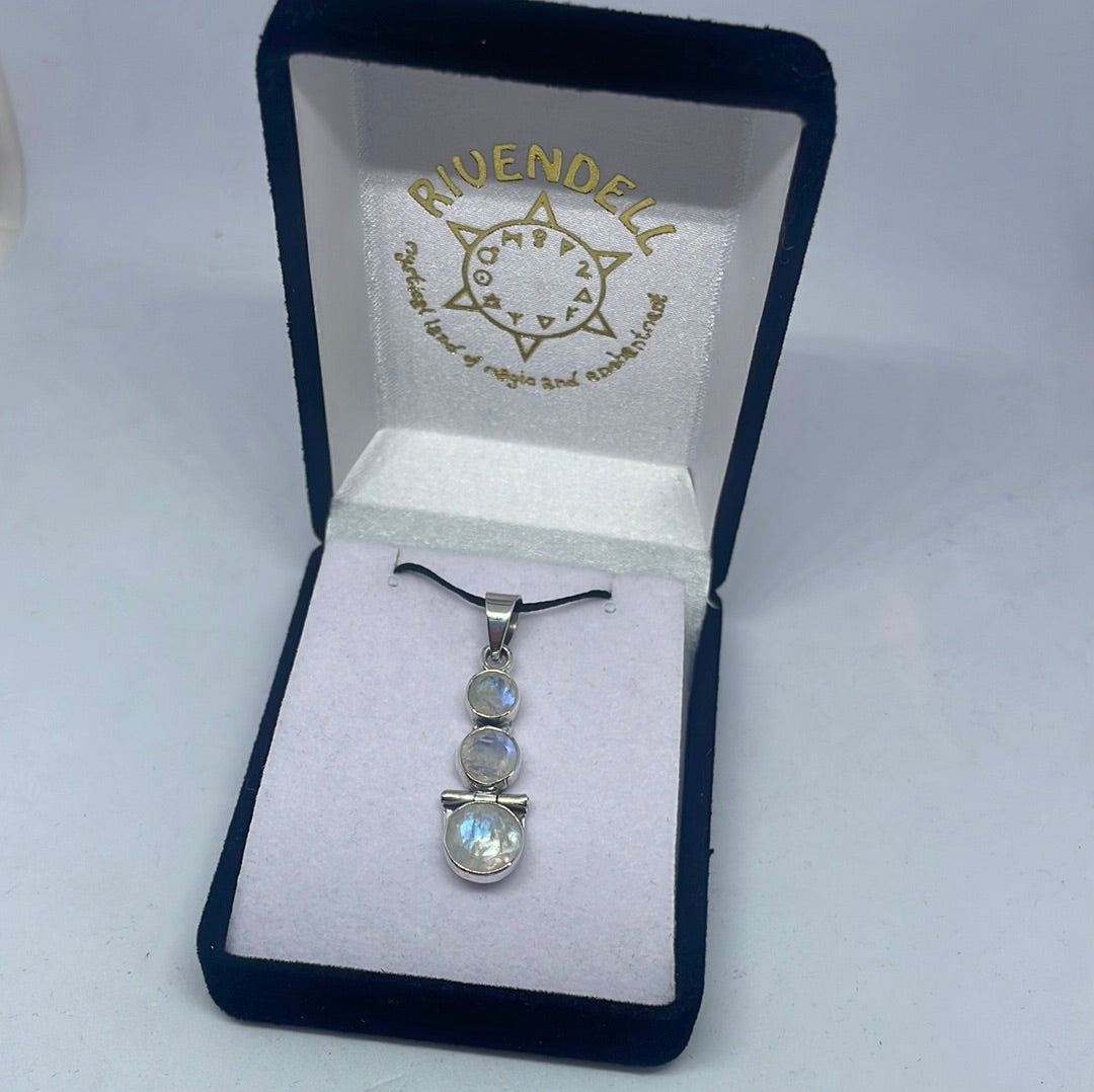 Moonstone Pendant - Rivendell Shop