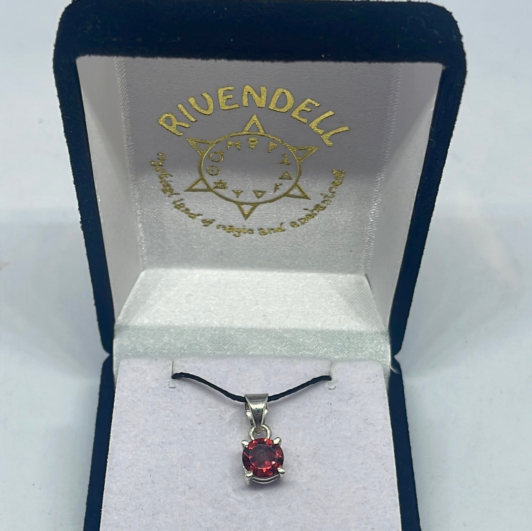 Garnet Silver Pendant - Rivendell Shop