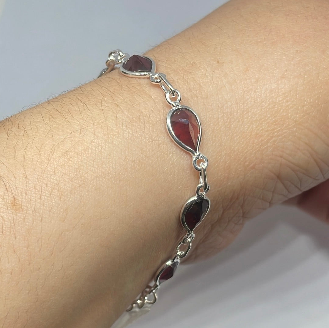 Garnet Silver Bracelet - Rivendell Shop