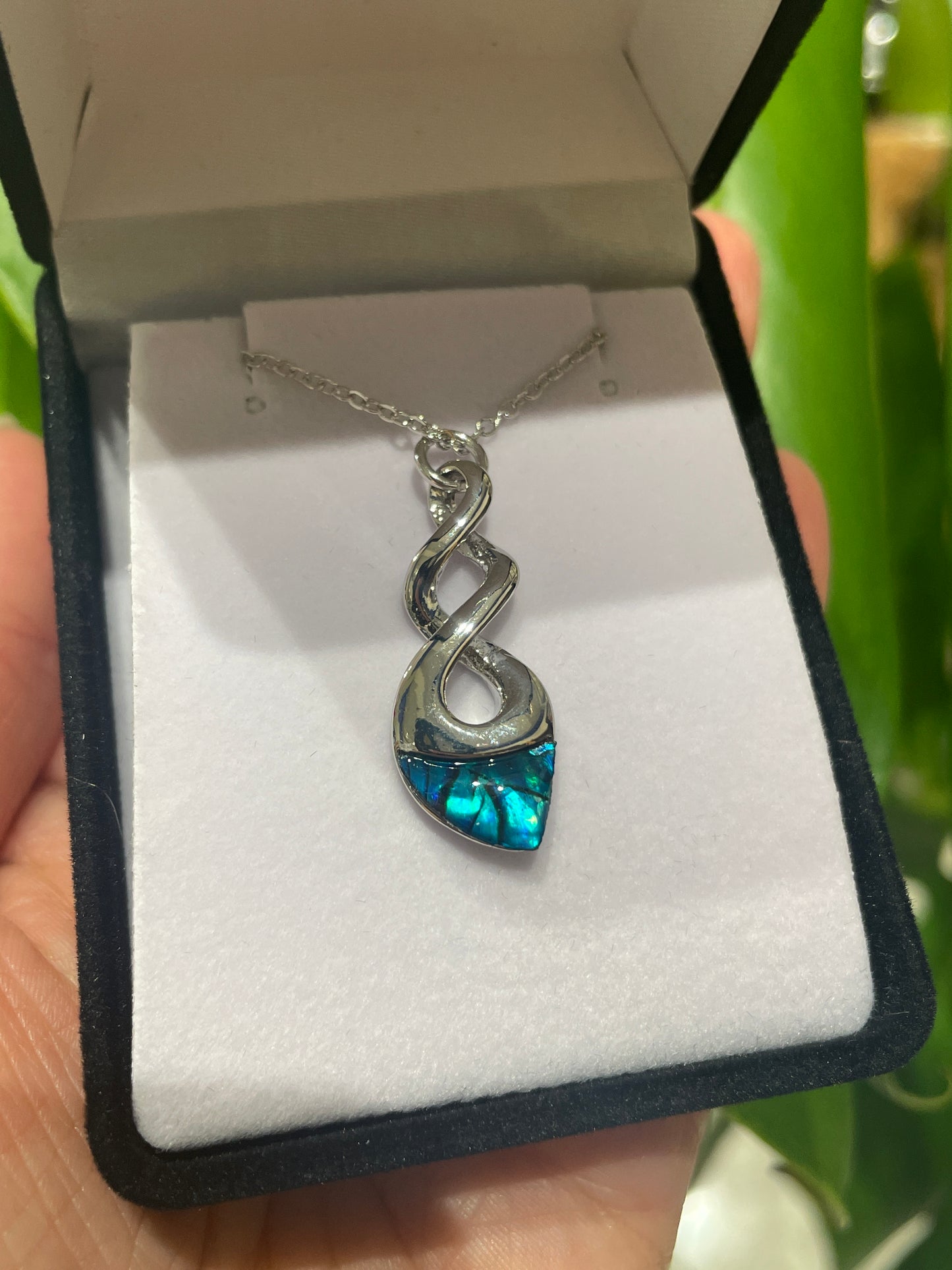 Paua Pendant - Pikorua (Twist)