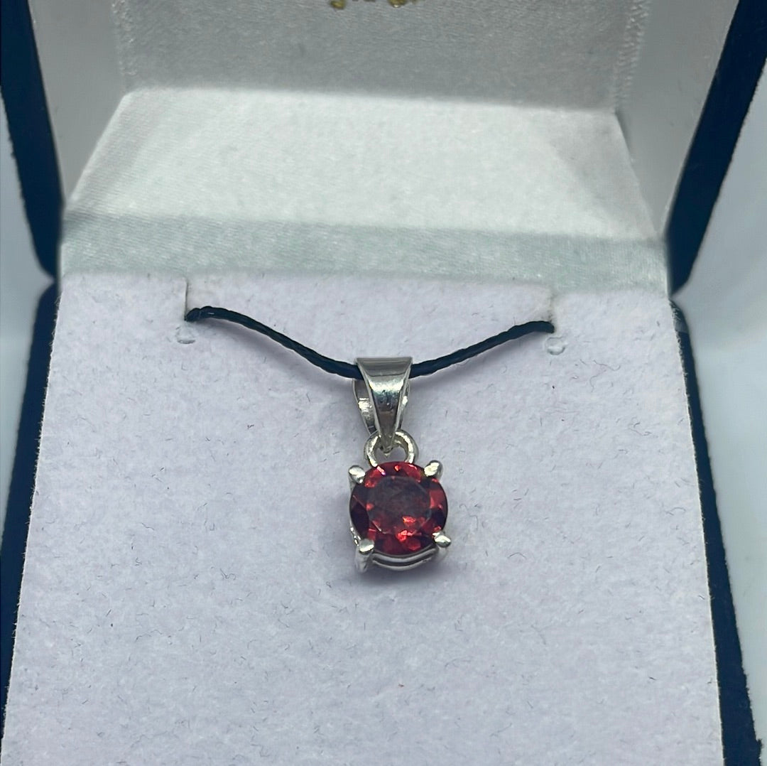 Garnet Silver Pendant - Rivendell Shop