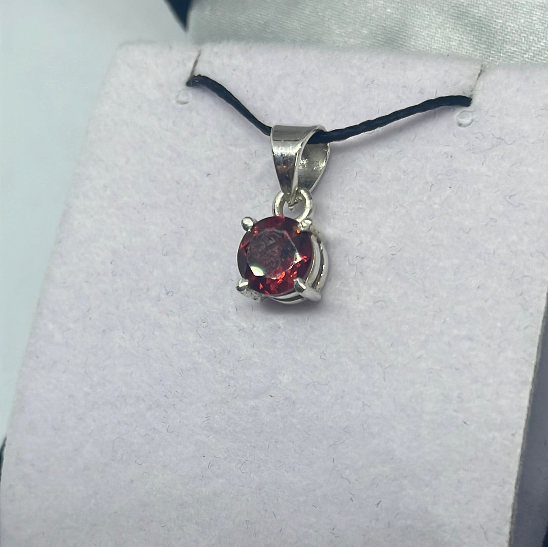 Garnet Silver Pendant - Rivendell Shop