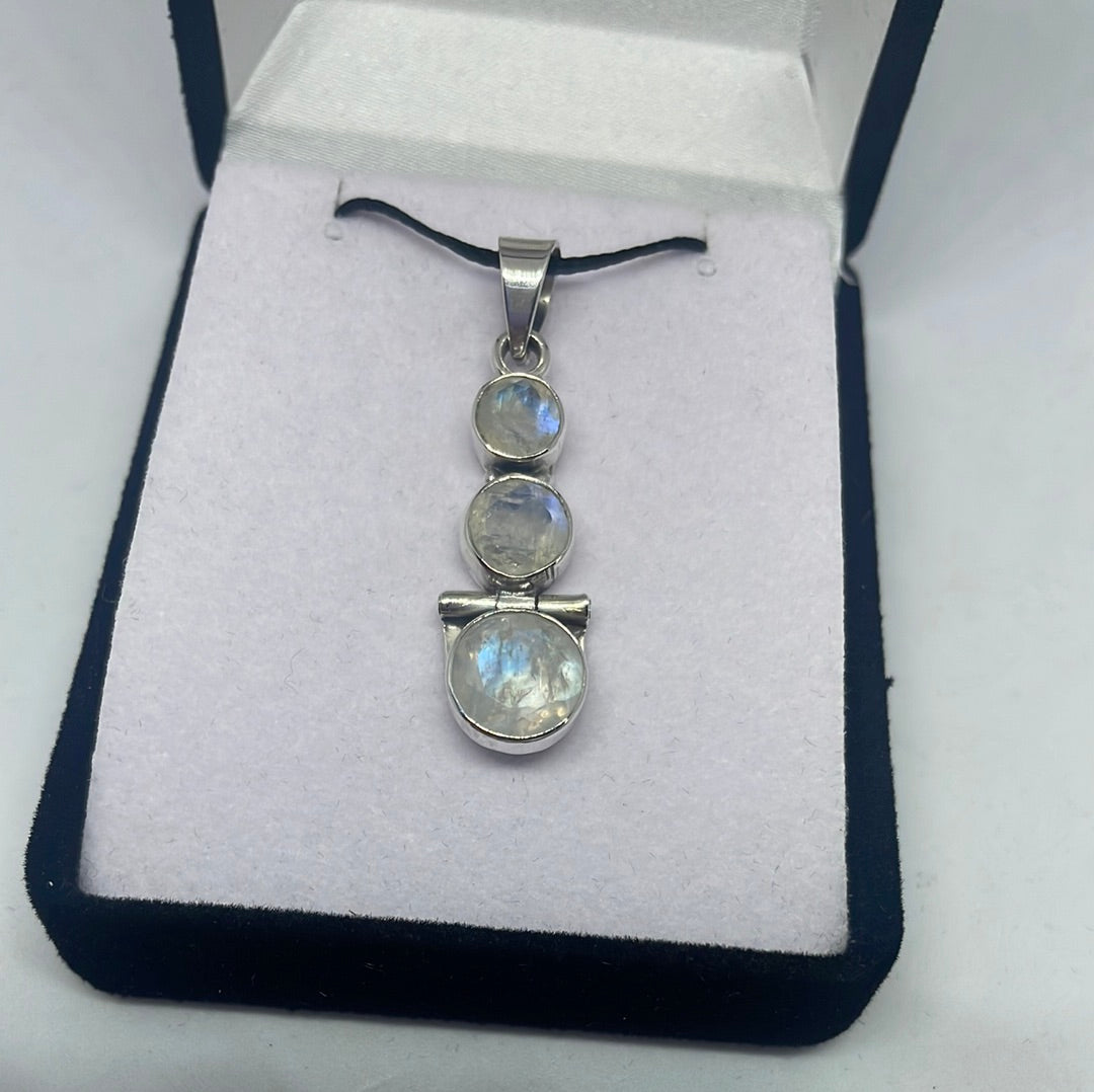 Moonstone Pendant - Rivendell Shop