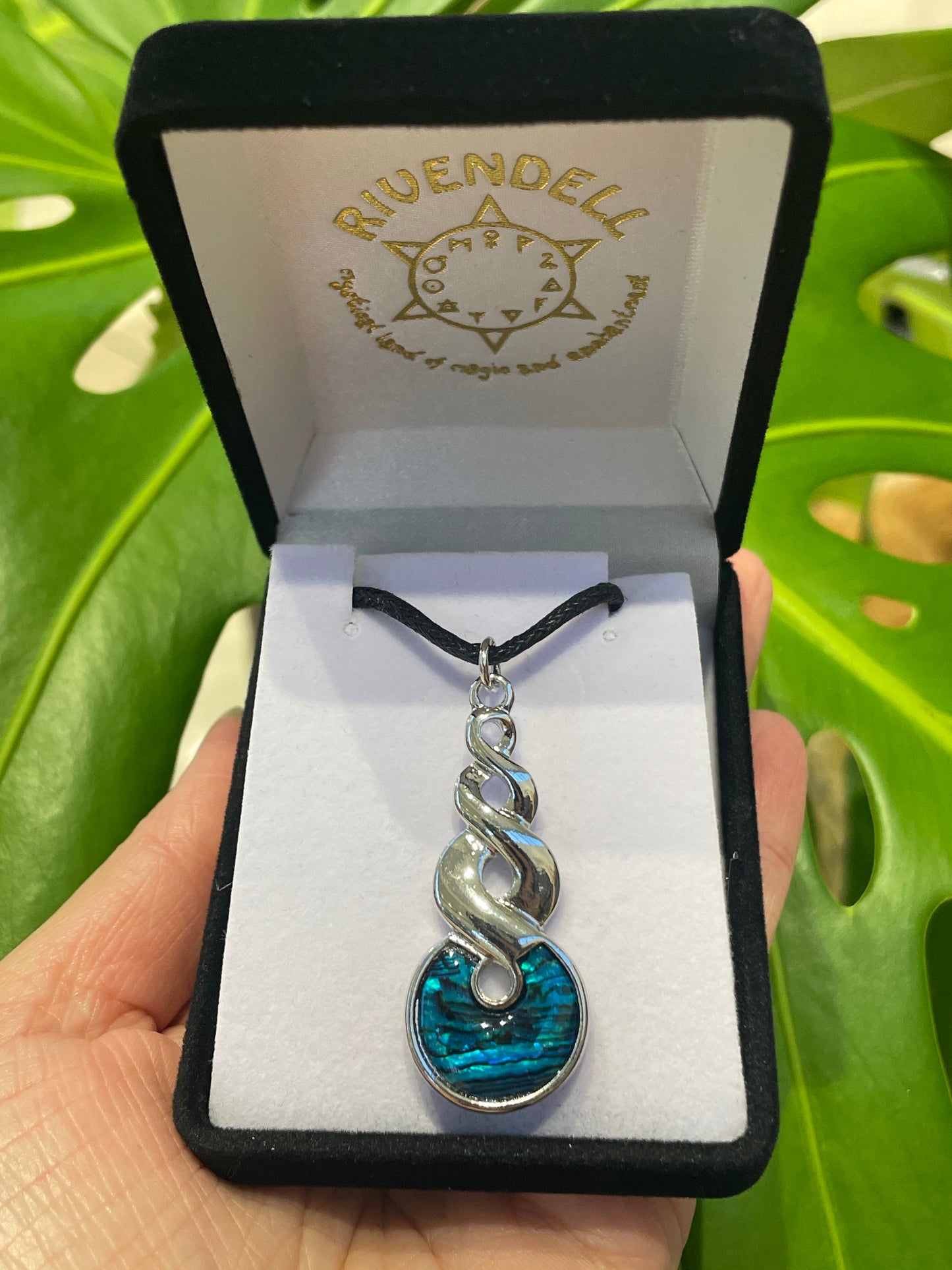 Paua Pendant - Pikorua (Twist)