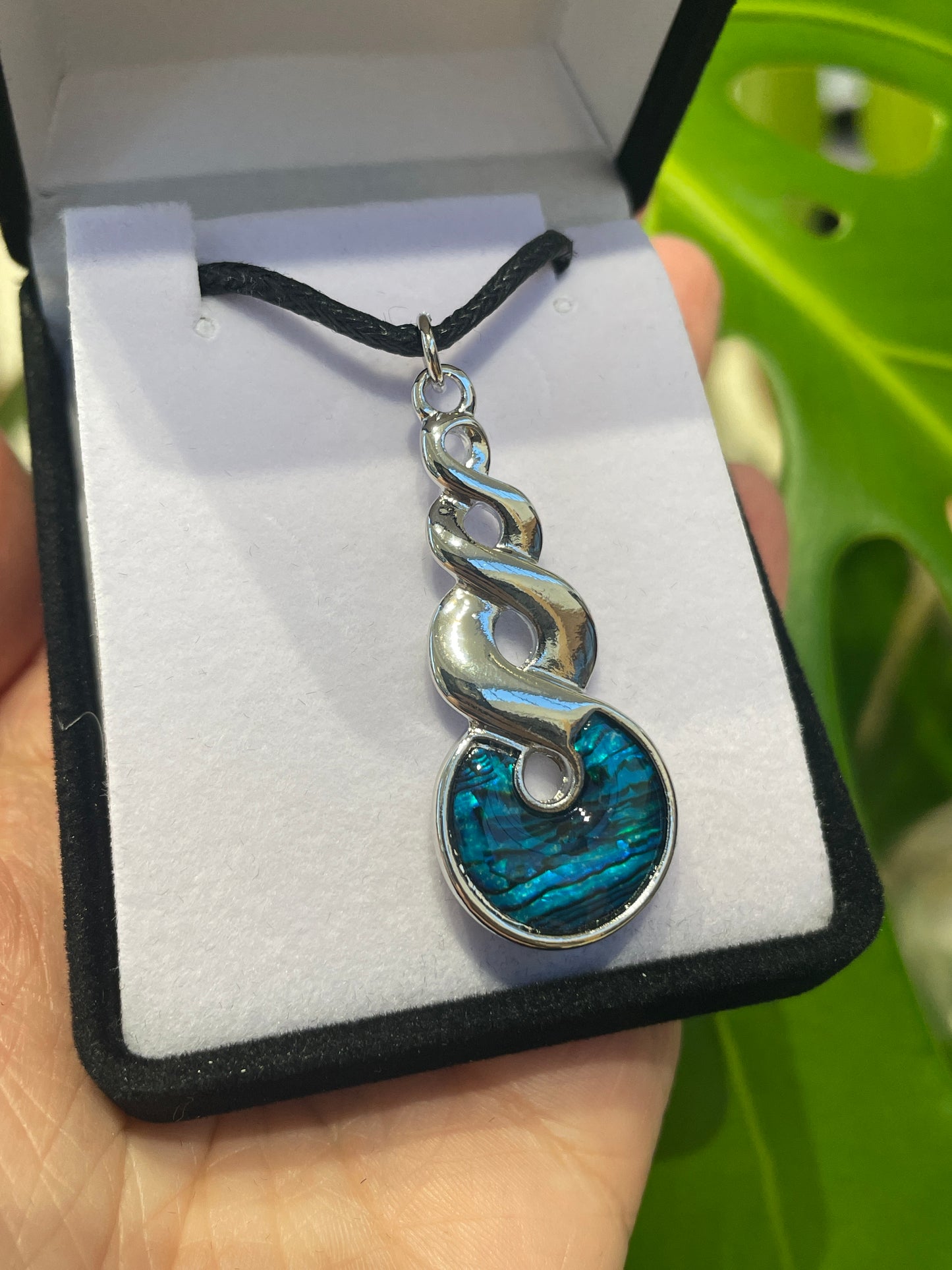 Paua Pendant - Pikorua (Twist)