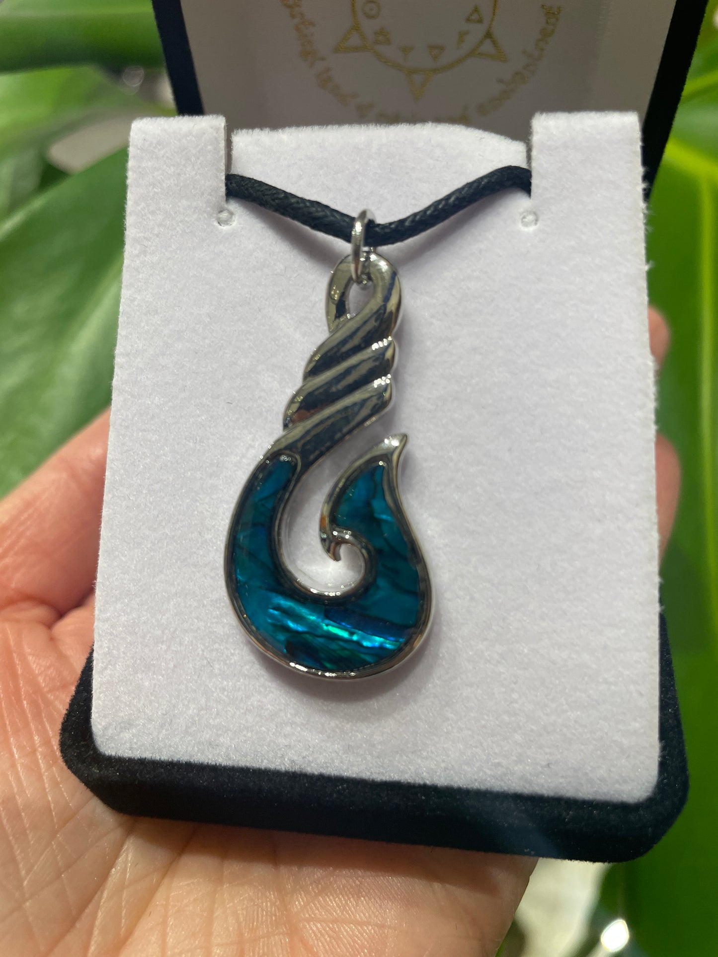 Paua Pendant - Hei Matau (Fish Hook)