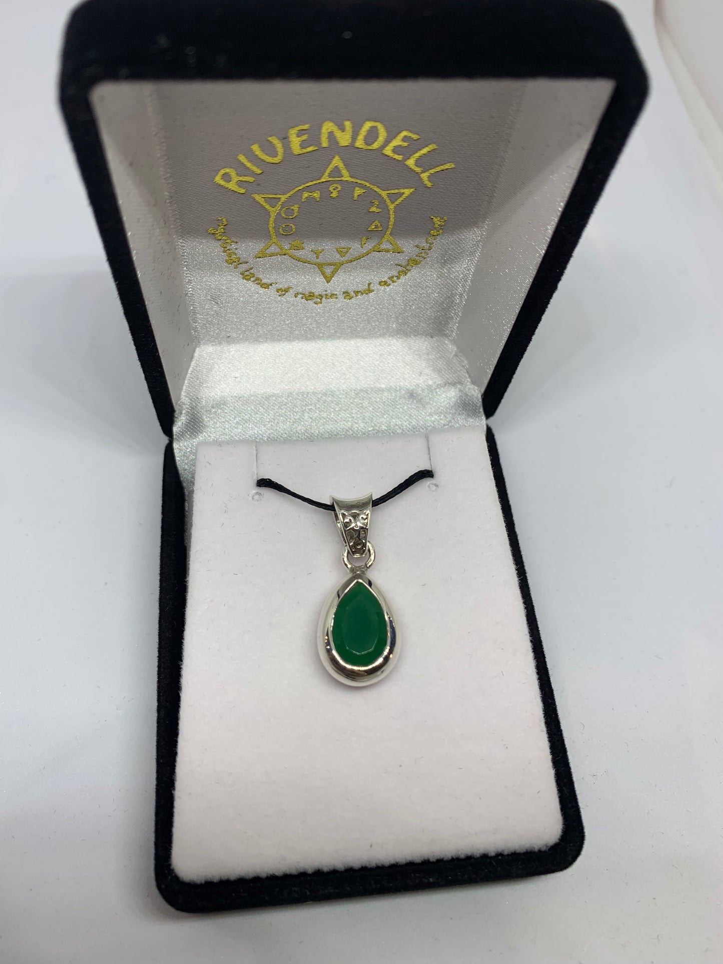 Emerald teardrop pendant - Rivendell Shop