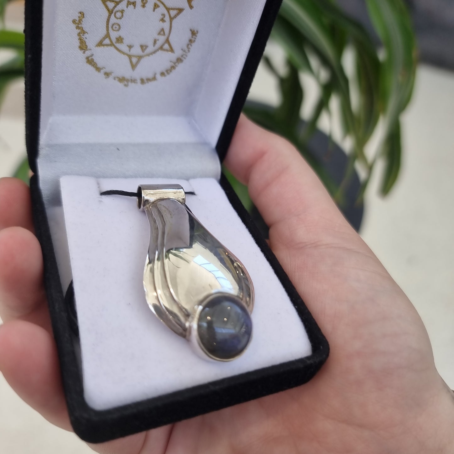 Labradorite pendant - Rivendell Shop