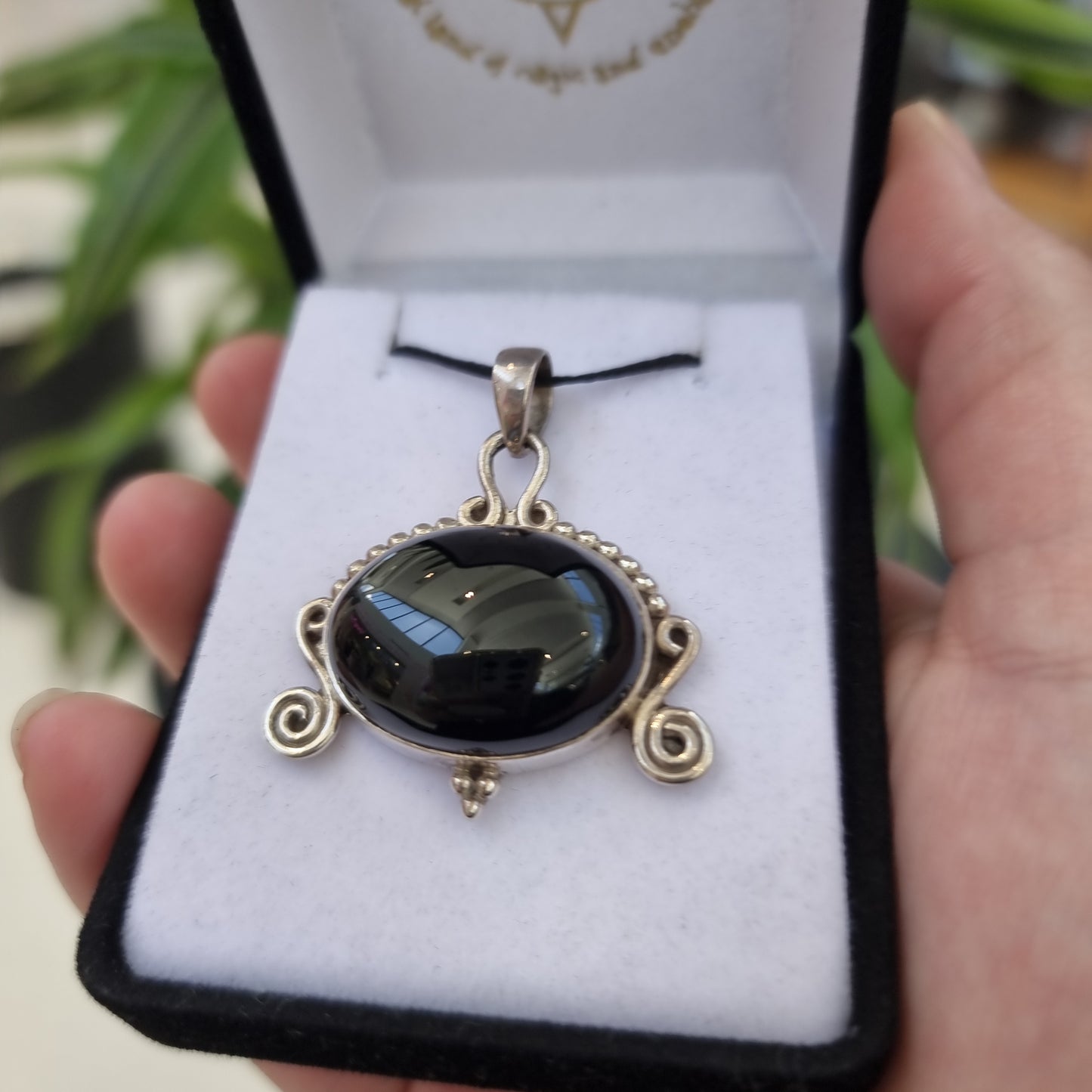 Black onyx pendant - Rivendell Shop