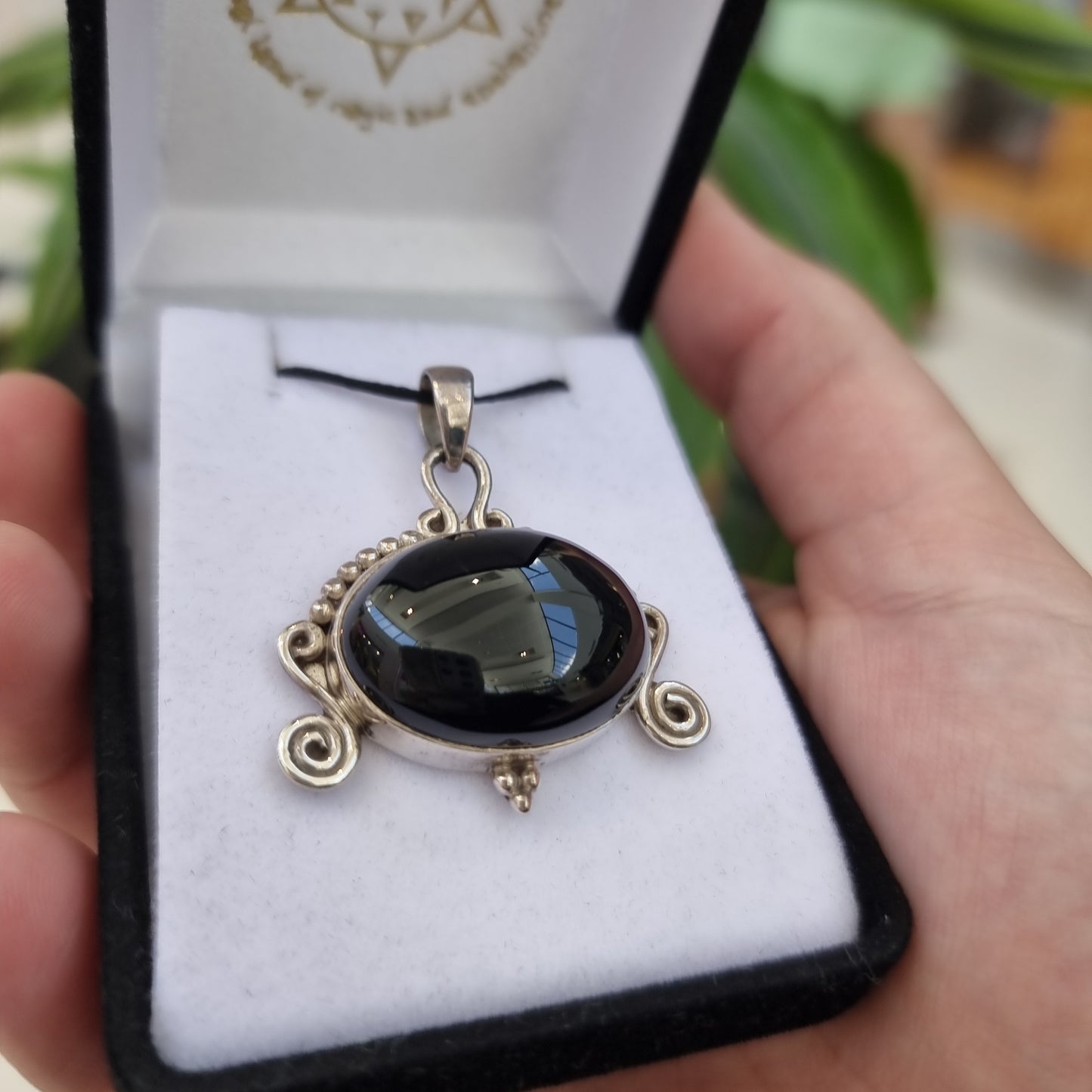 Black onyx pendant - Rivendell Shop