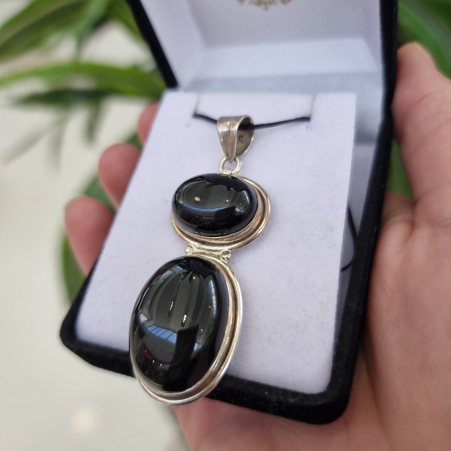 Black onyx pendant - Rivendell Shop