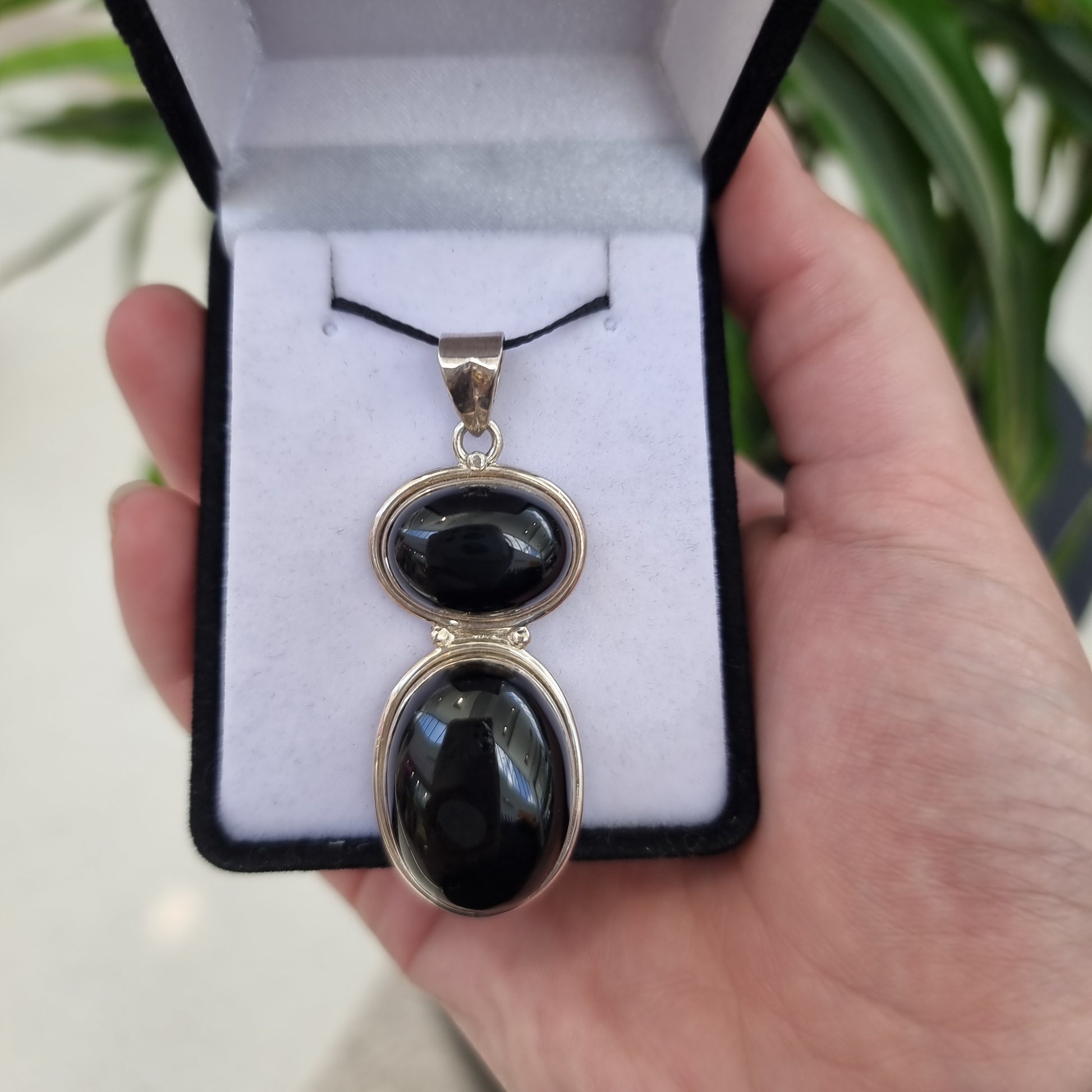 Black onyx pendant - Rivendell Shop