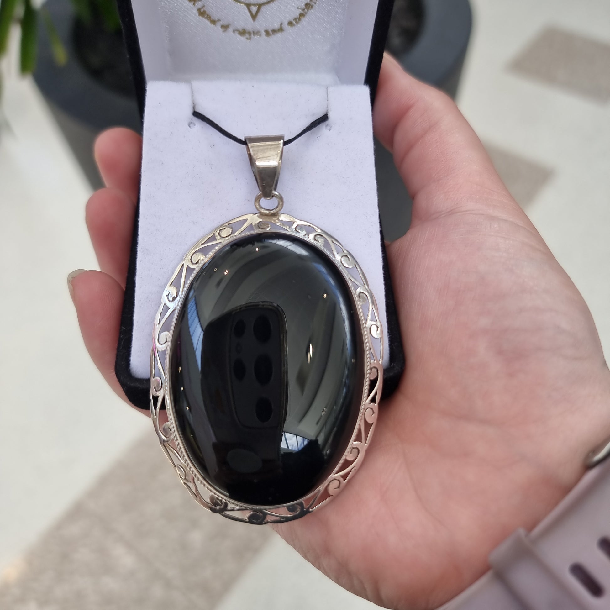 Black onyx pendant - Rivendell Shop