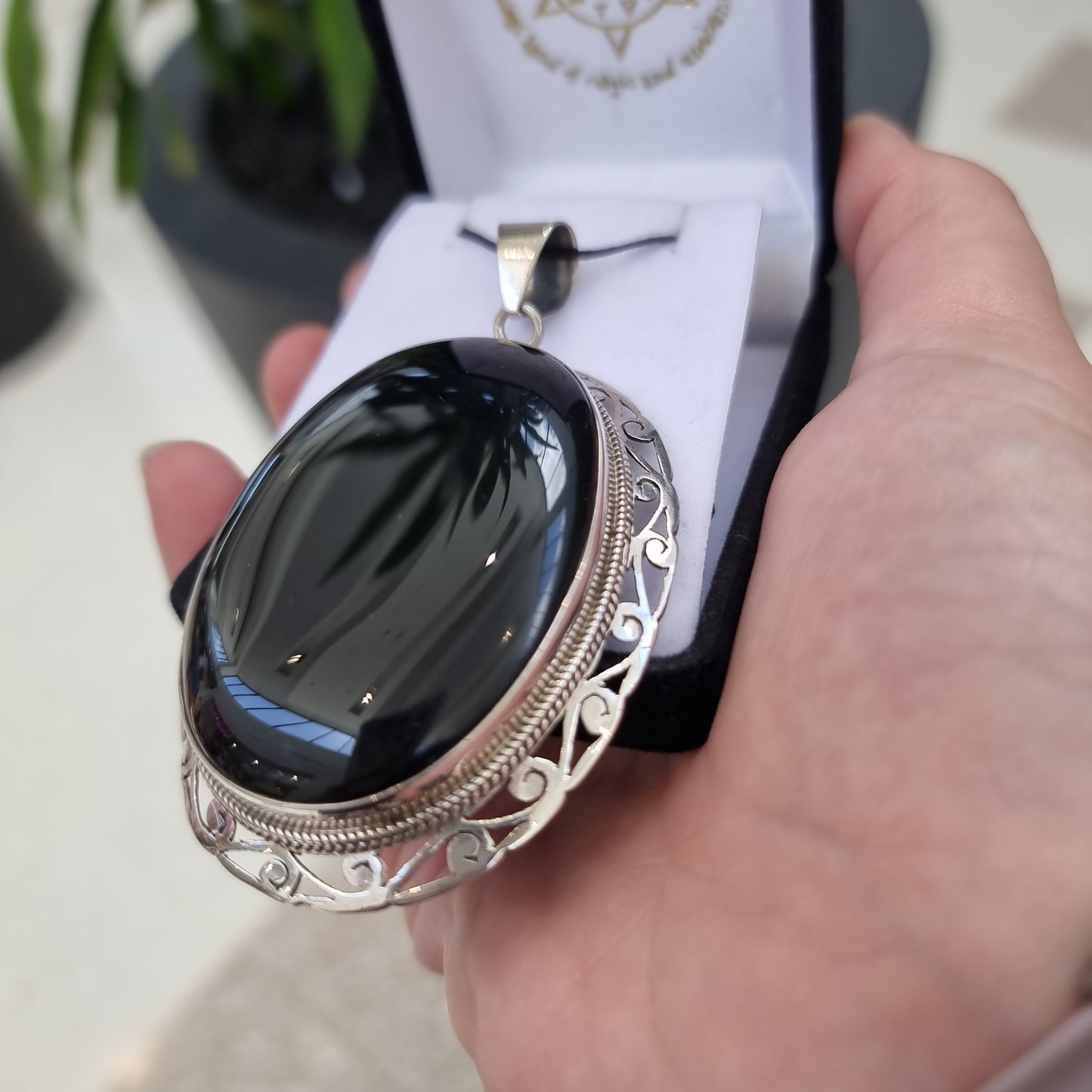 Black onyx pendant - Rivendell Shop