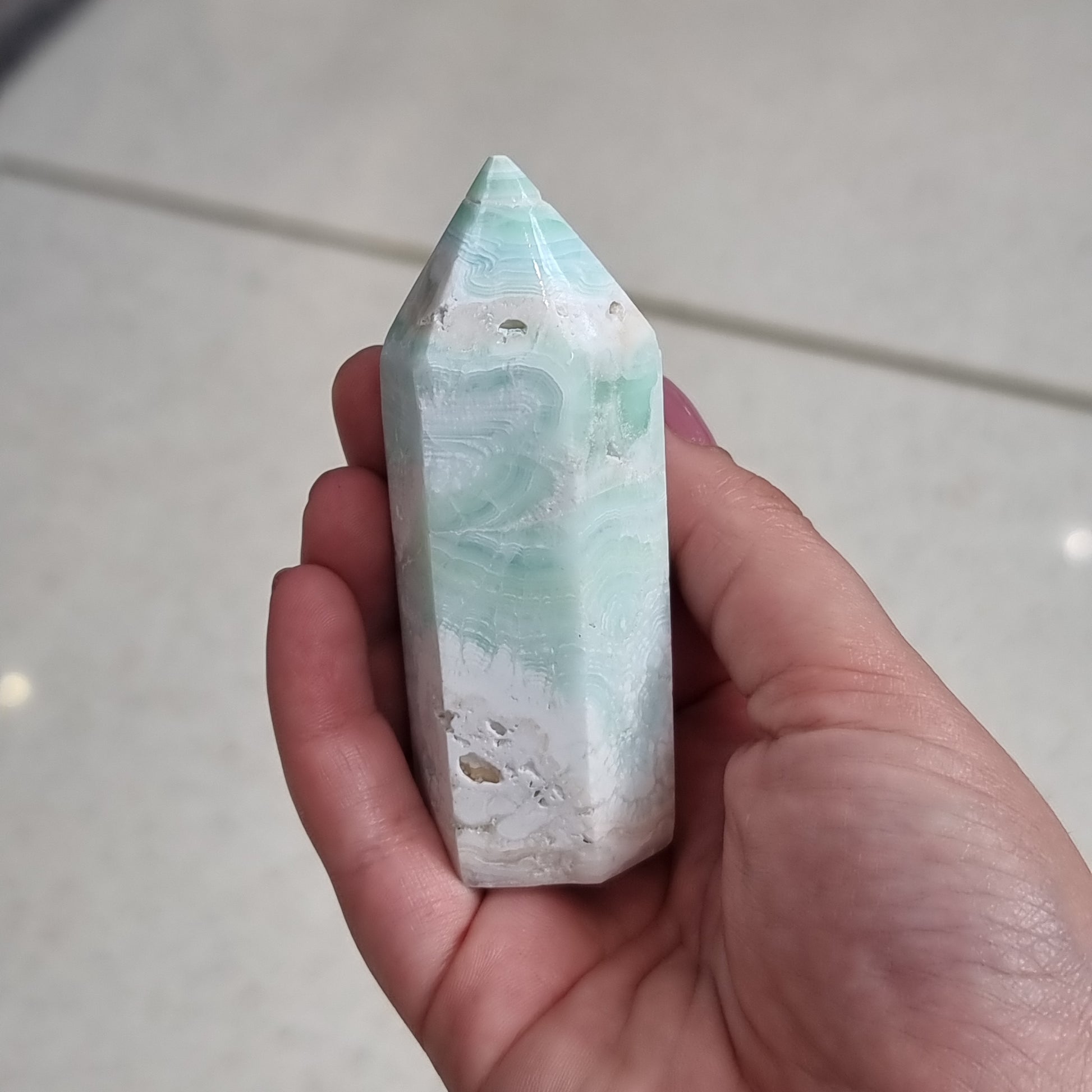 Carbbean calcite point - Rivendell Shop