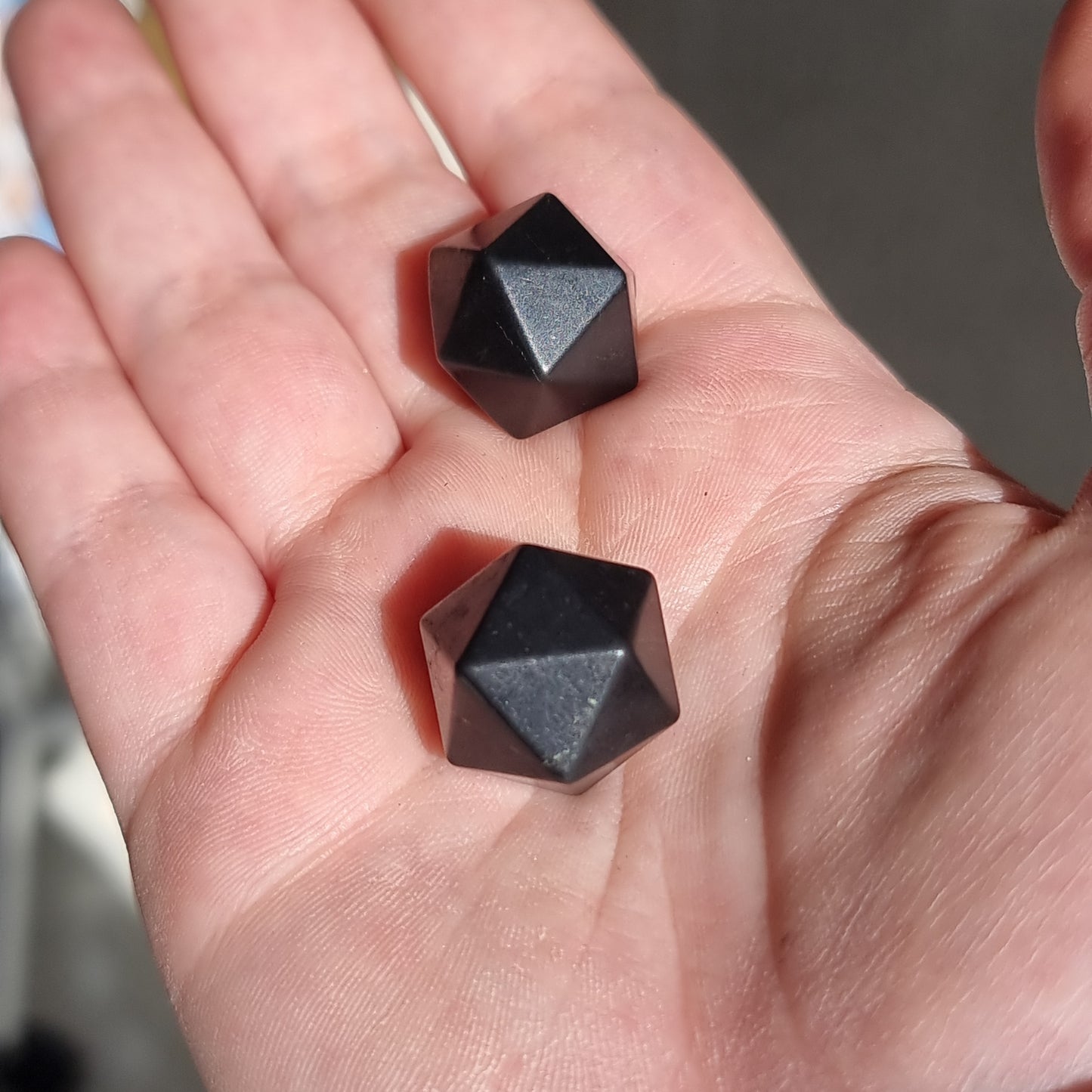 Shungite dice icosahedron - Rivendell Shop