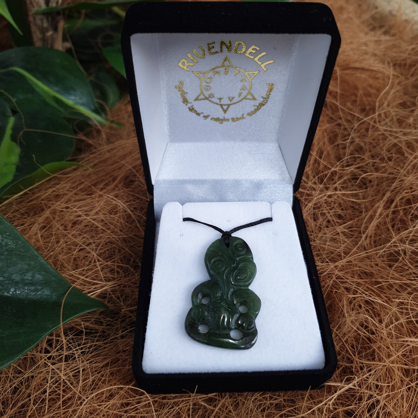 Greenstone Tiki Pendant 35 x 25 mm - Rivendell Shop