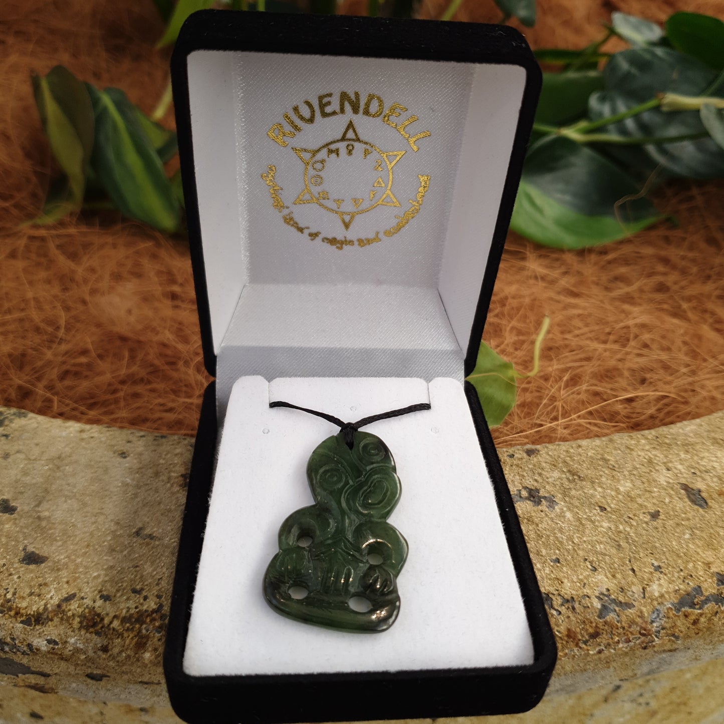 Greenstone Tiki Pendant 35 x 25 mm - Rivendell Shop