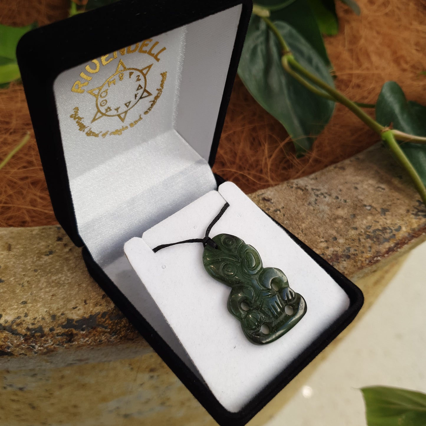 Greenstone Tiki Pendant 35 x 25 mm - Rivendell Shop