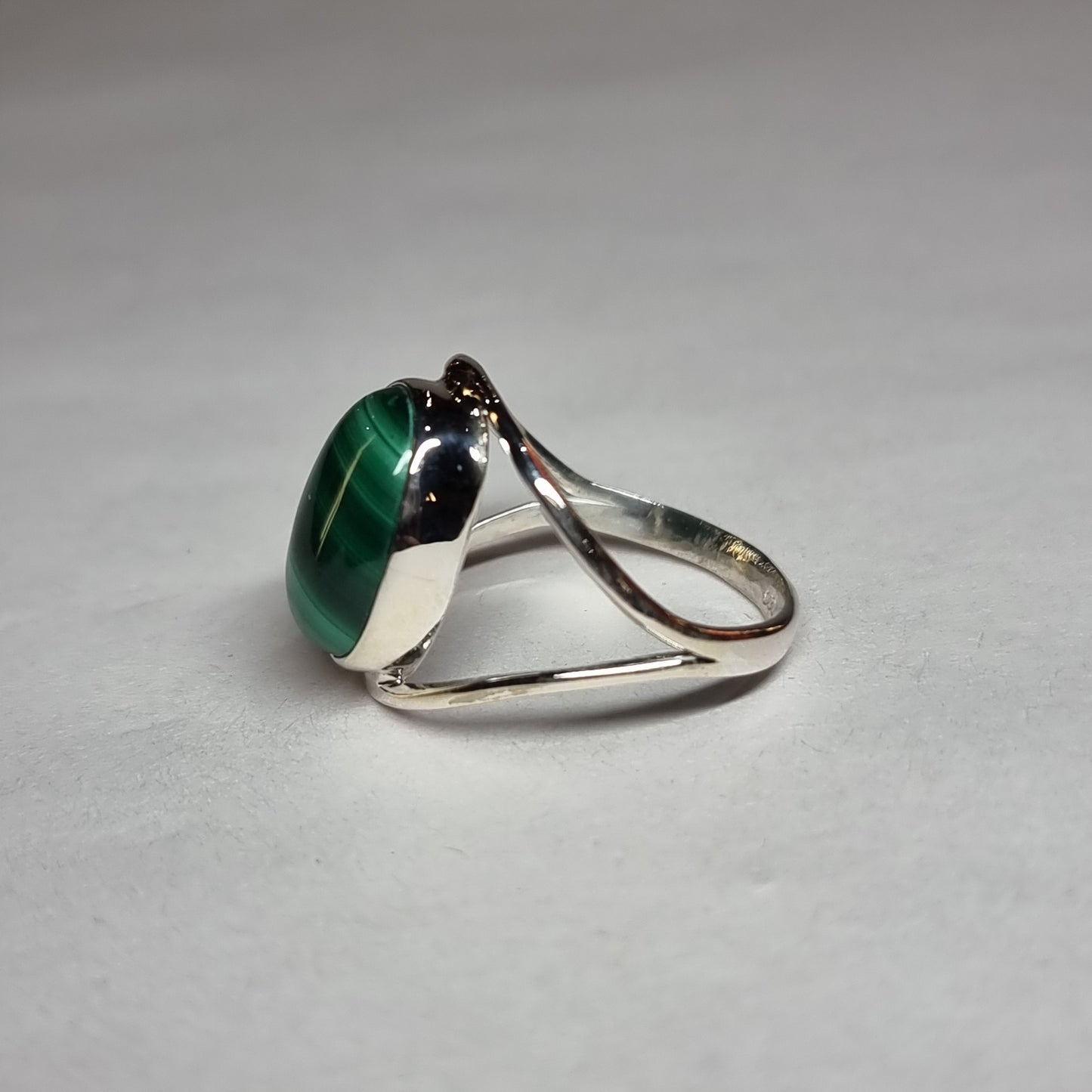 Malachite ring - Rivendell Shop