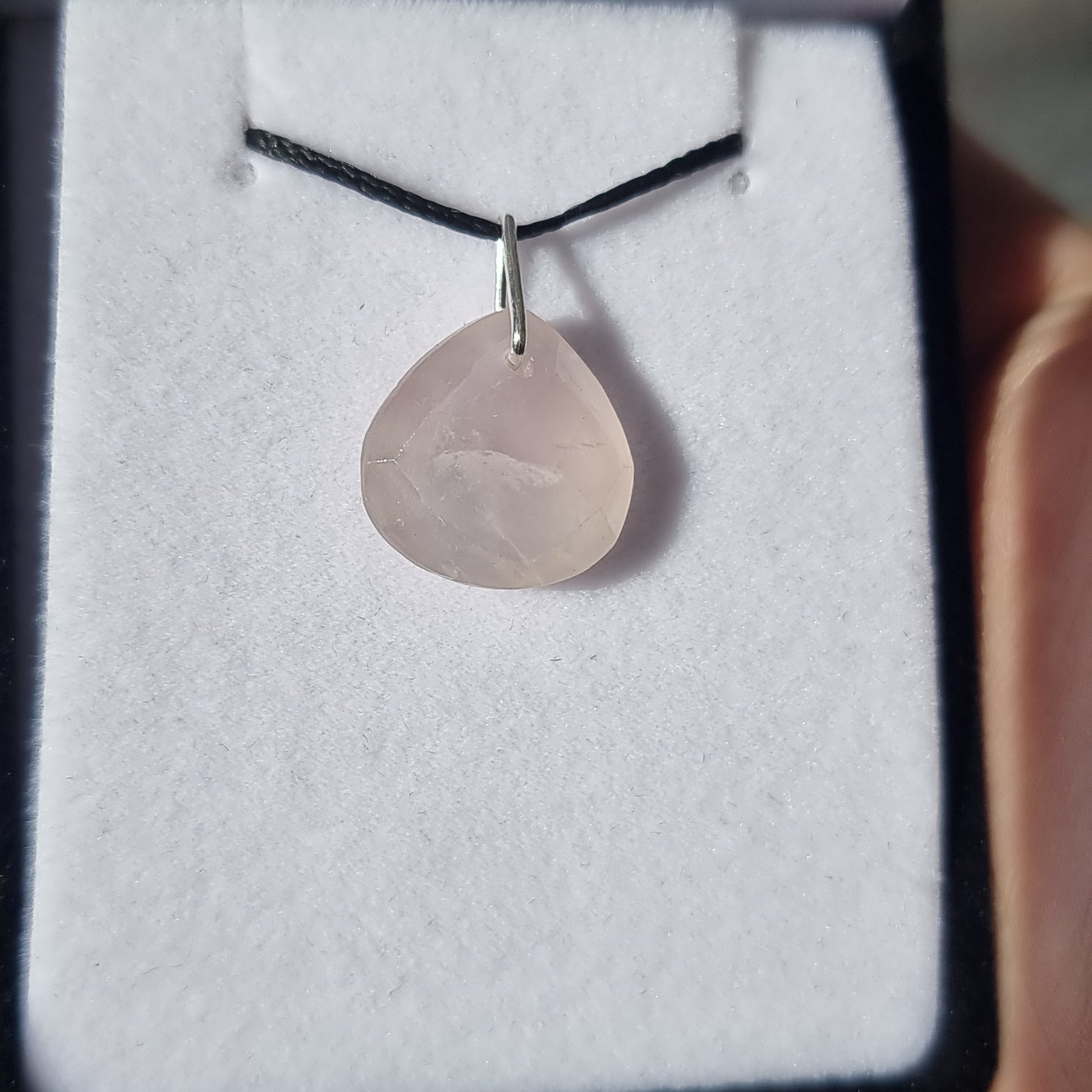 Rose quartz pendant - Rivendell Shop