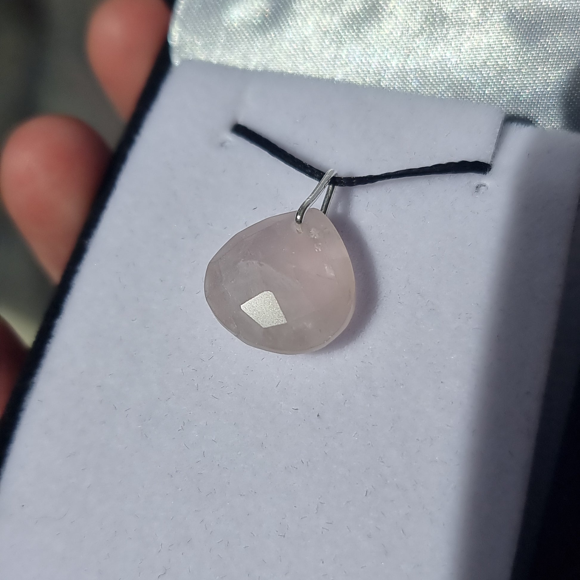 Rose quartz pendant - Rivendell Shop