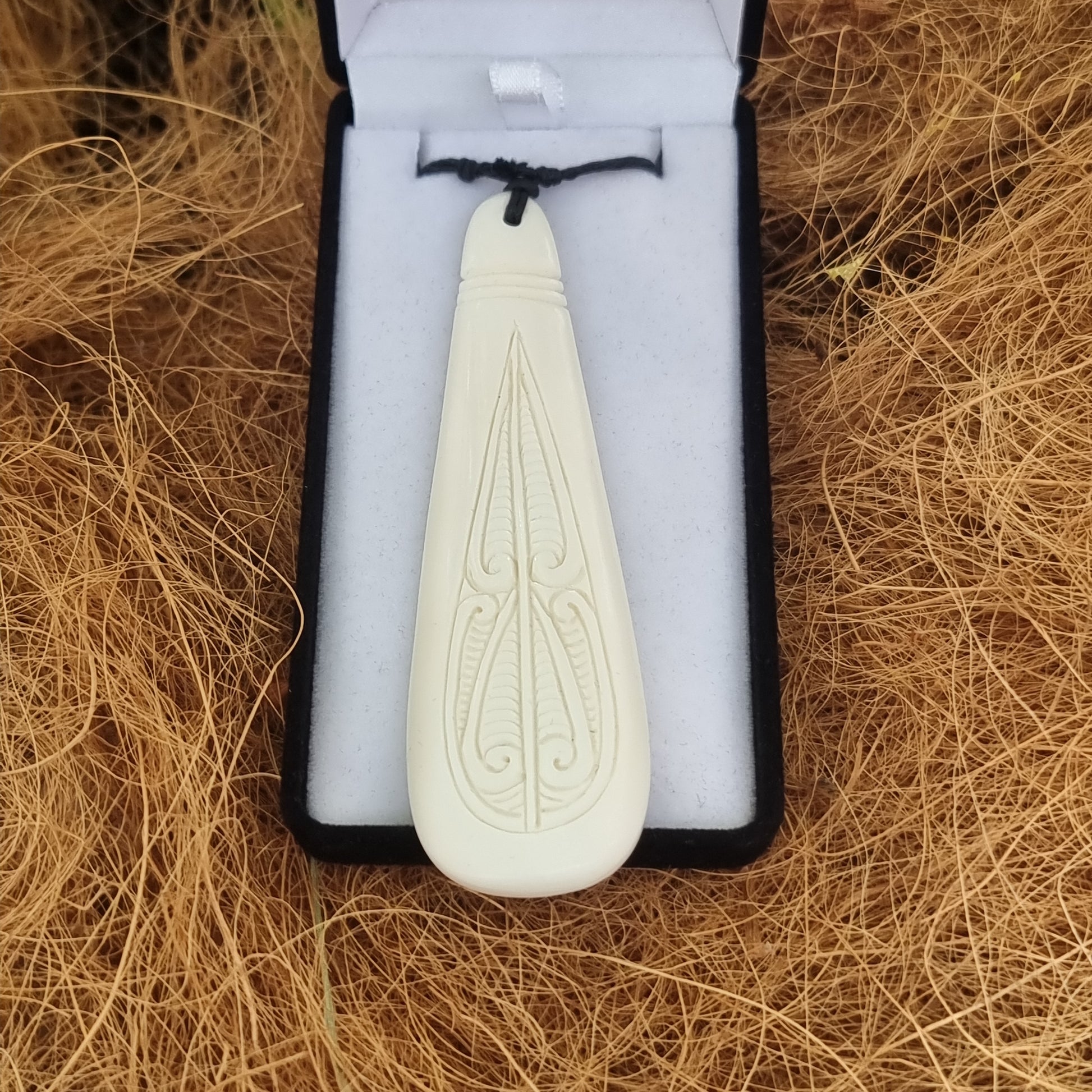 Patu bone carving - Rivendell Shop