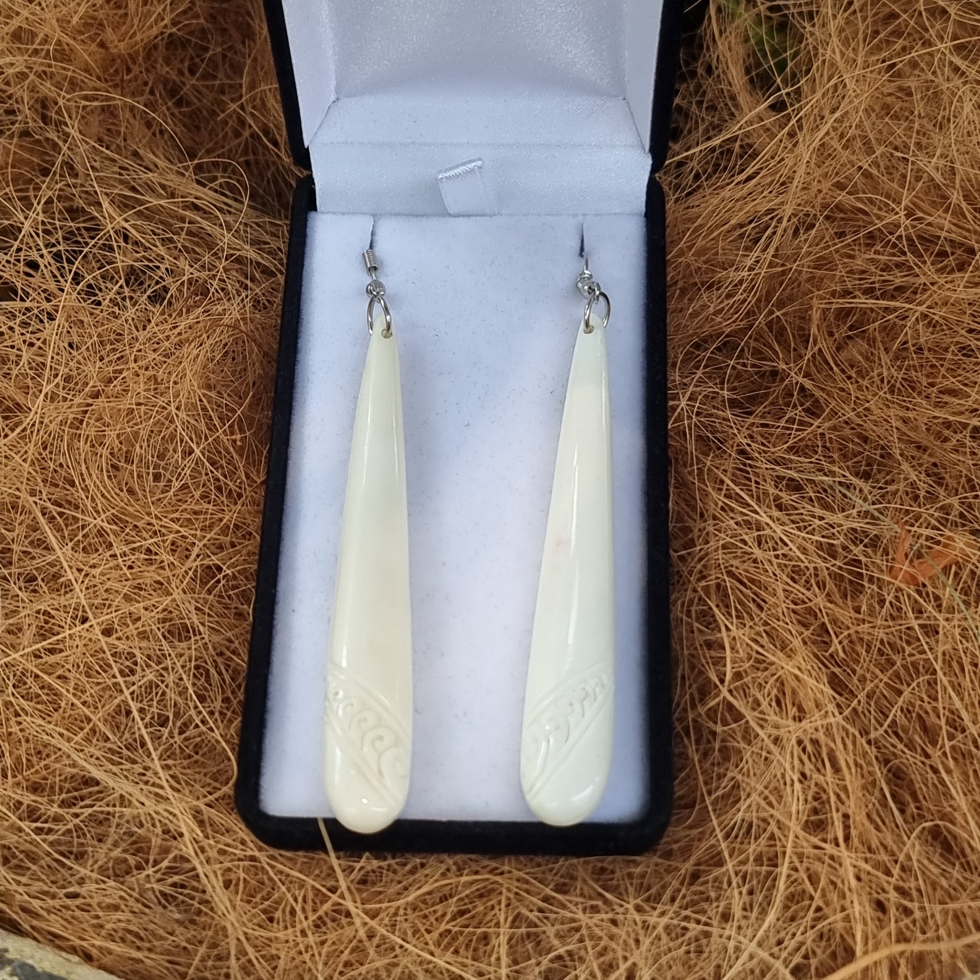 Bone earrings - Rivendell Shop