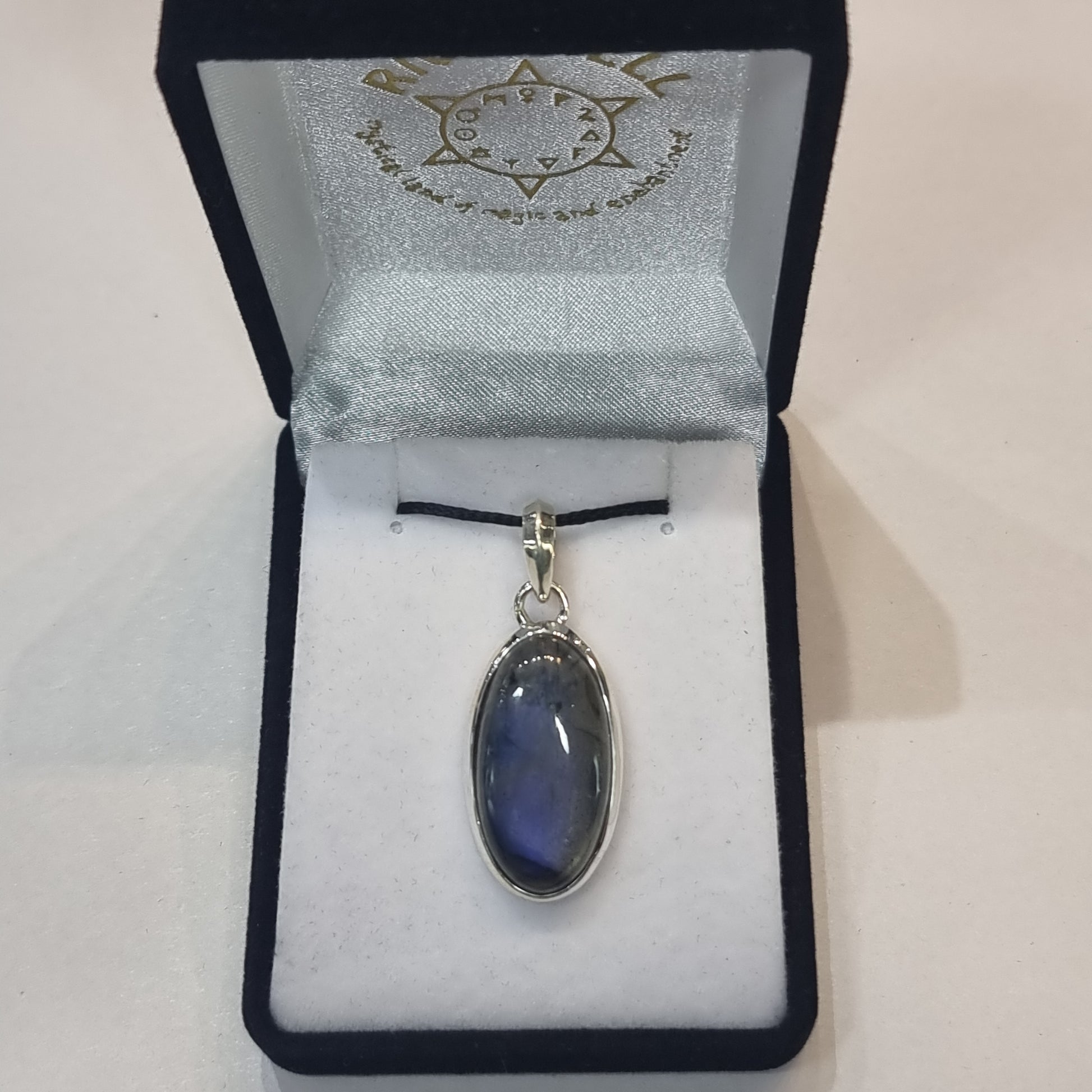 Labradorite pendant - Rivendell Shop